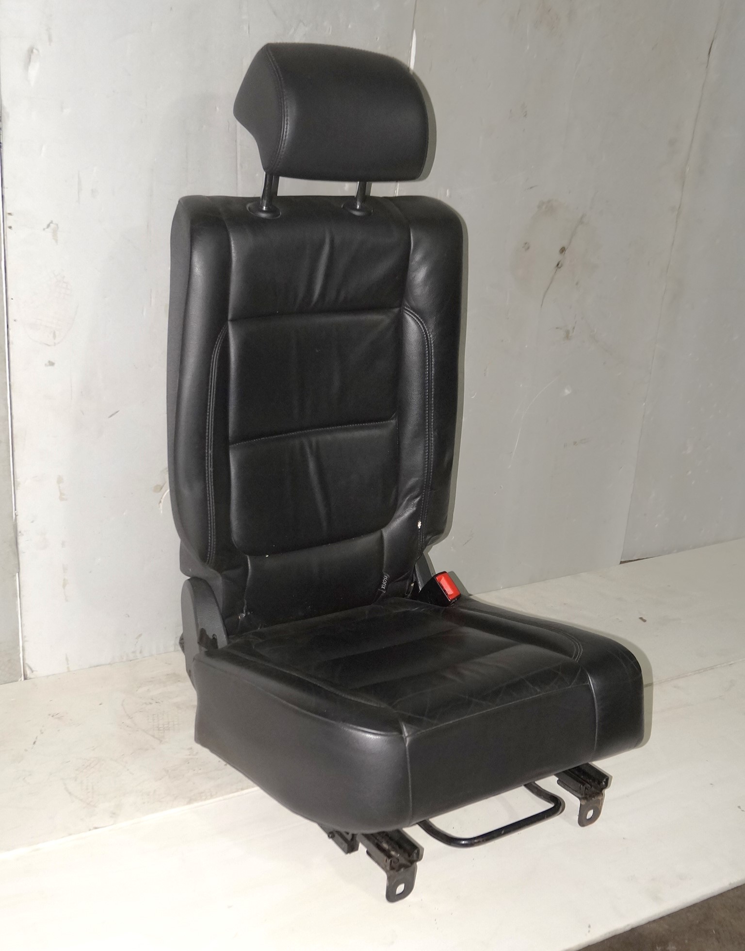 Сиденья комплект кожа передние и задние vw tiguan i 2007 2011 17102273 (1)