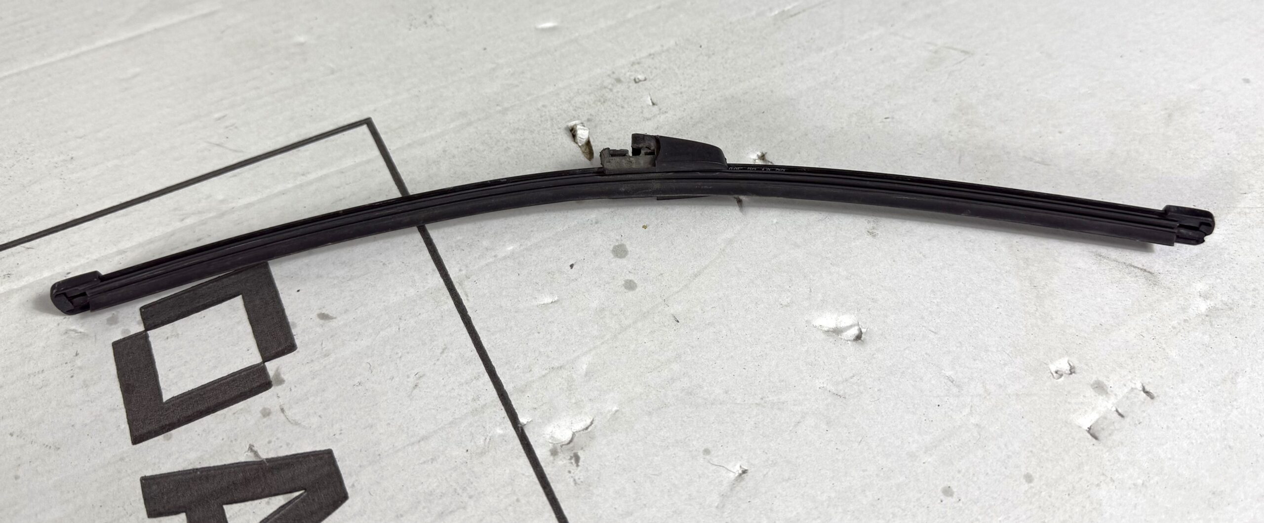 Стеклоочиститель задний vw tiguan i 2007 2011 17102277 (1)