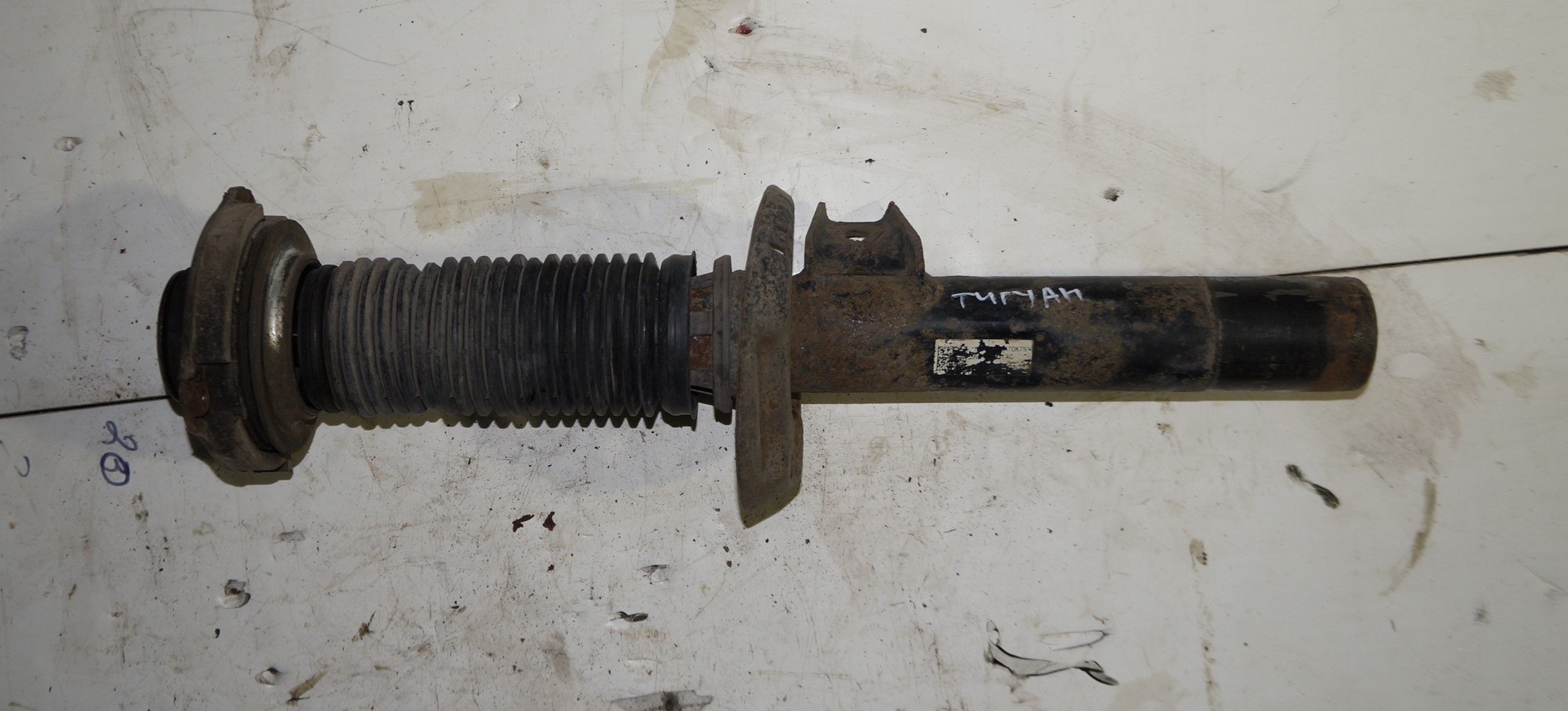 Стойка передняя л=п vw tiguan i 2007 2011 17102280 (1)