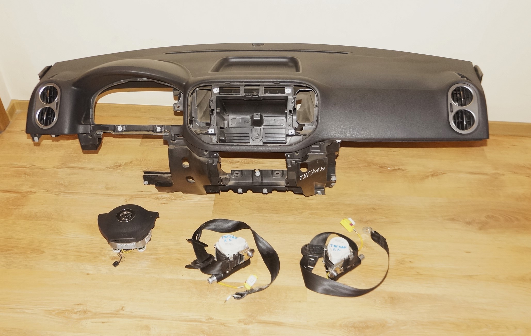 Торпедо с подушкой безопасности комплект vw tiguan i 2007 2011 17102285 (1)