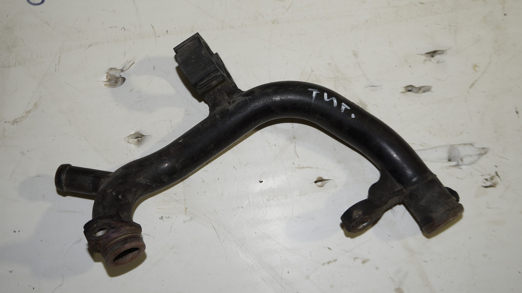 Трубка системы охлаждения vw tiguan i 2007 2011 17102293 (1)