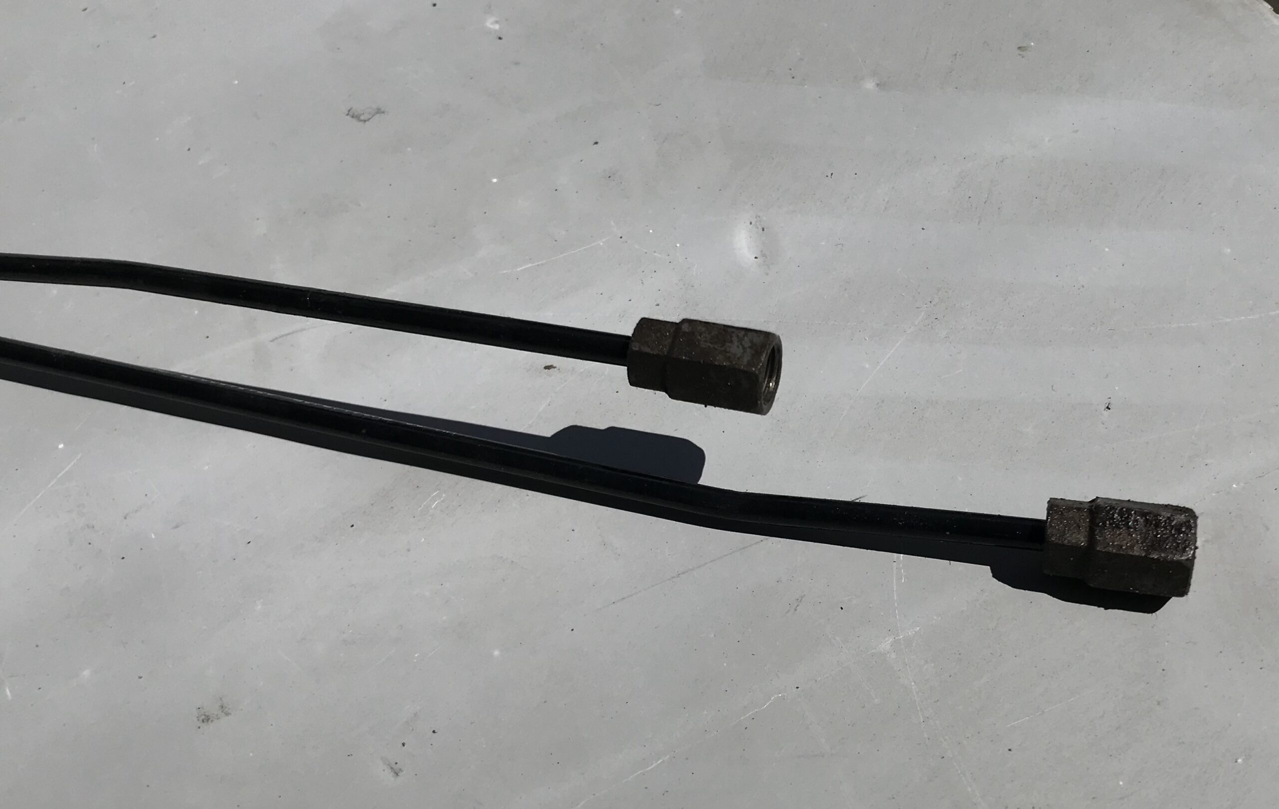 Трубка тормозная задняя левая vw tiguan i 2007 2011 17102297 (4)