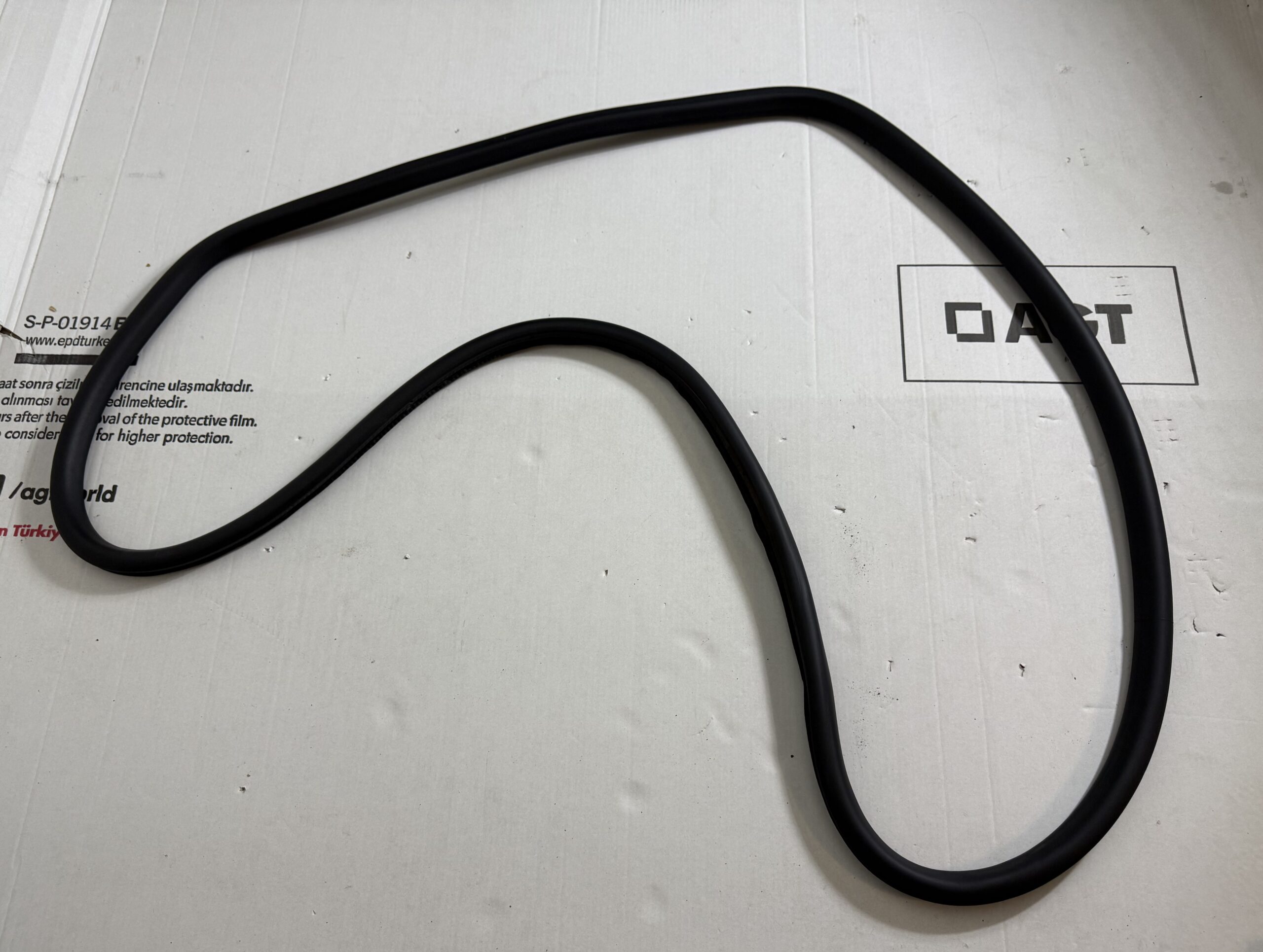 Уплотнитель резиновый кузовной проёма двери задней правой vw tiguan i 2007 2011 17102306 (1)