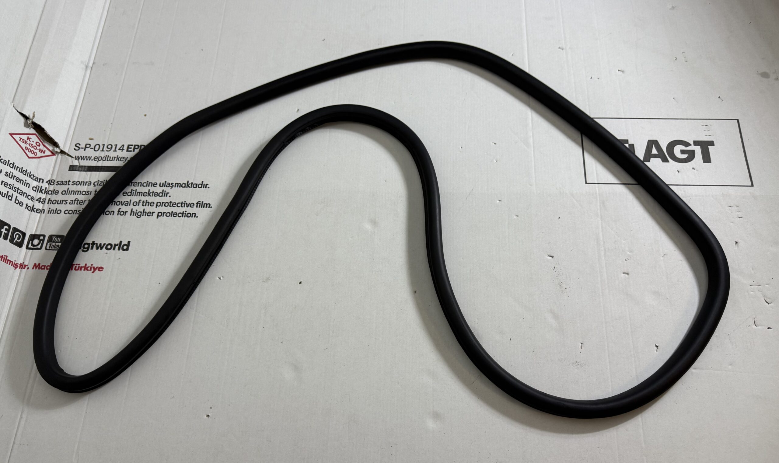 Уплотнитель резиновый кузовной проёма двери передней правой vw tiguan i 2007 2011 17102308 (1)