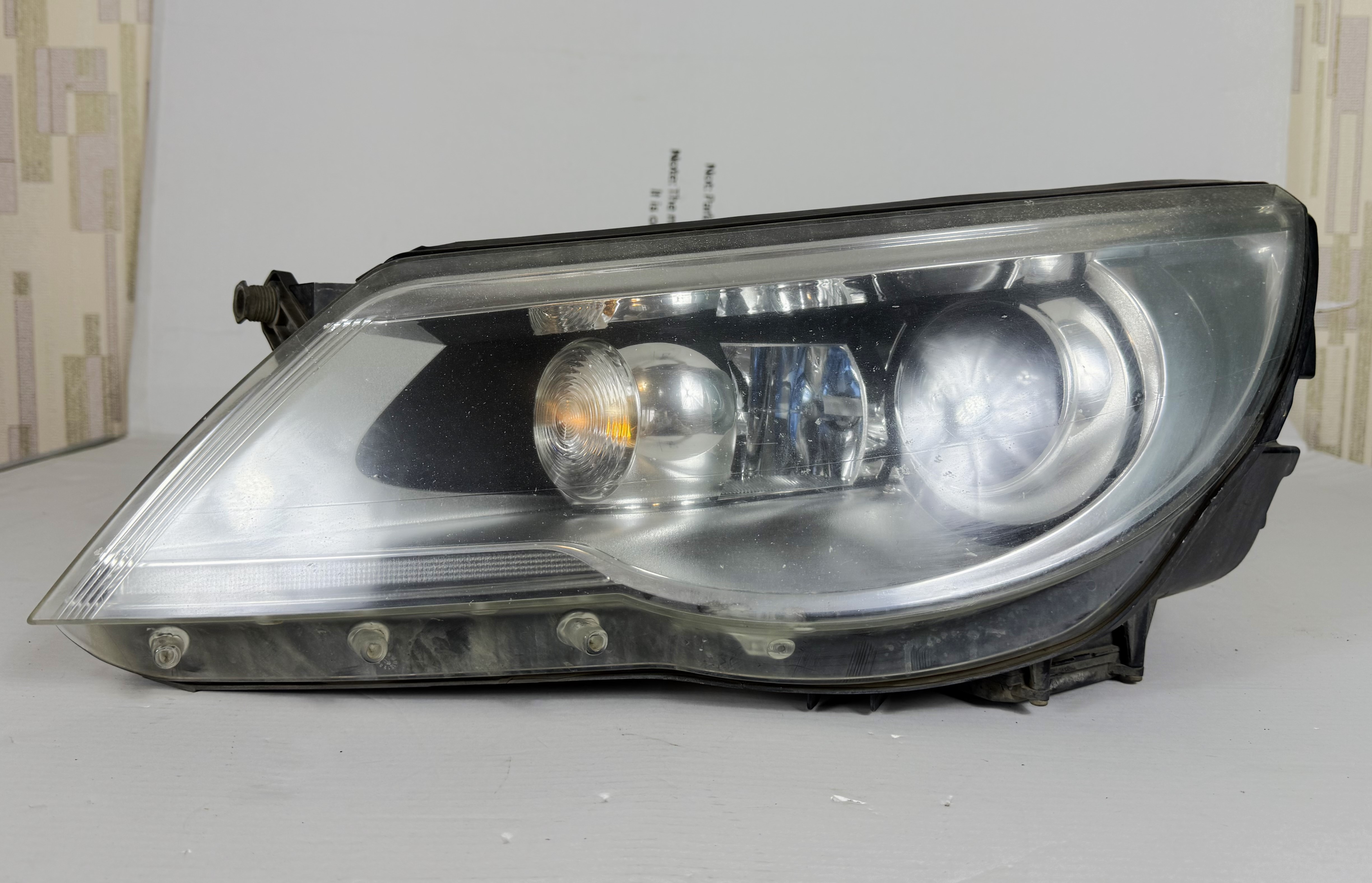 Фара левая ксенон адаптивный vw tiguan i 2007 2011 17102313 (1)