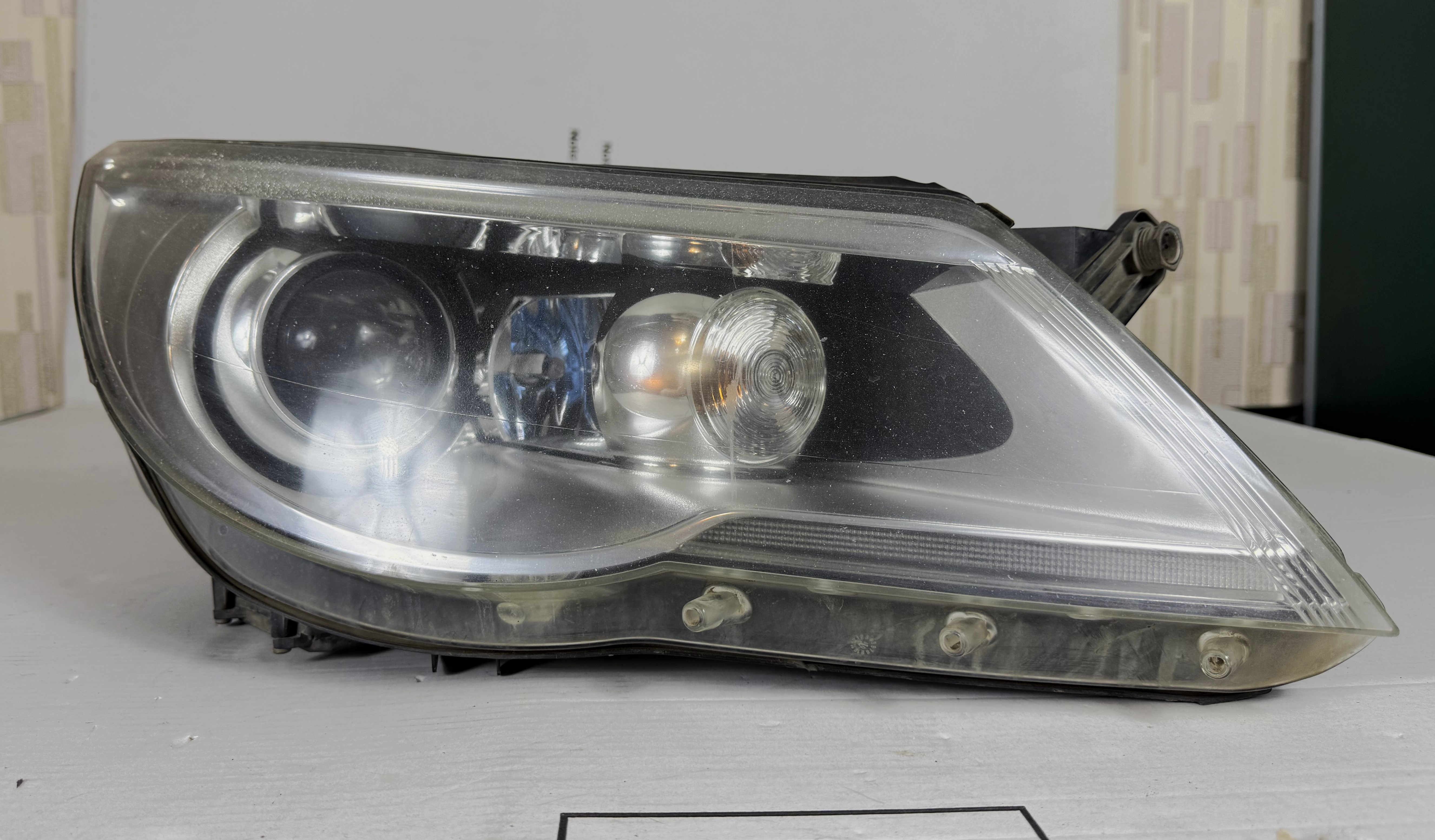 Фара правая ксенон адаптивный vw tiguan i 2007 2011 17102314 (1)