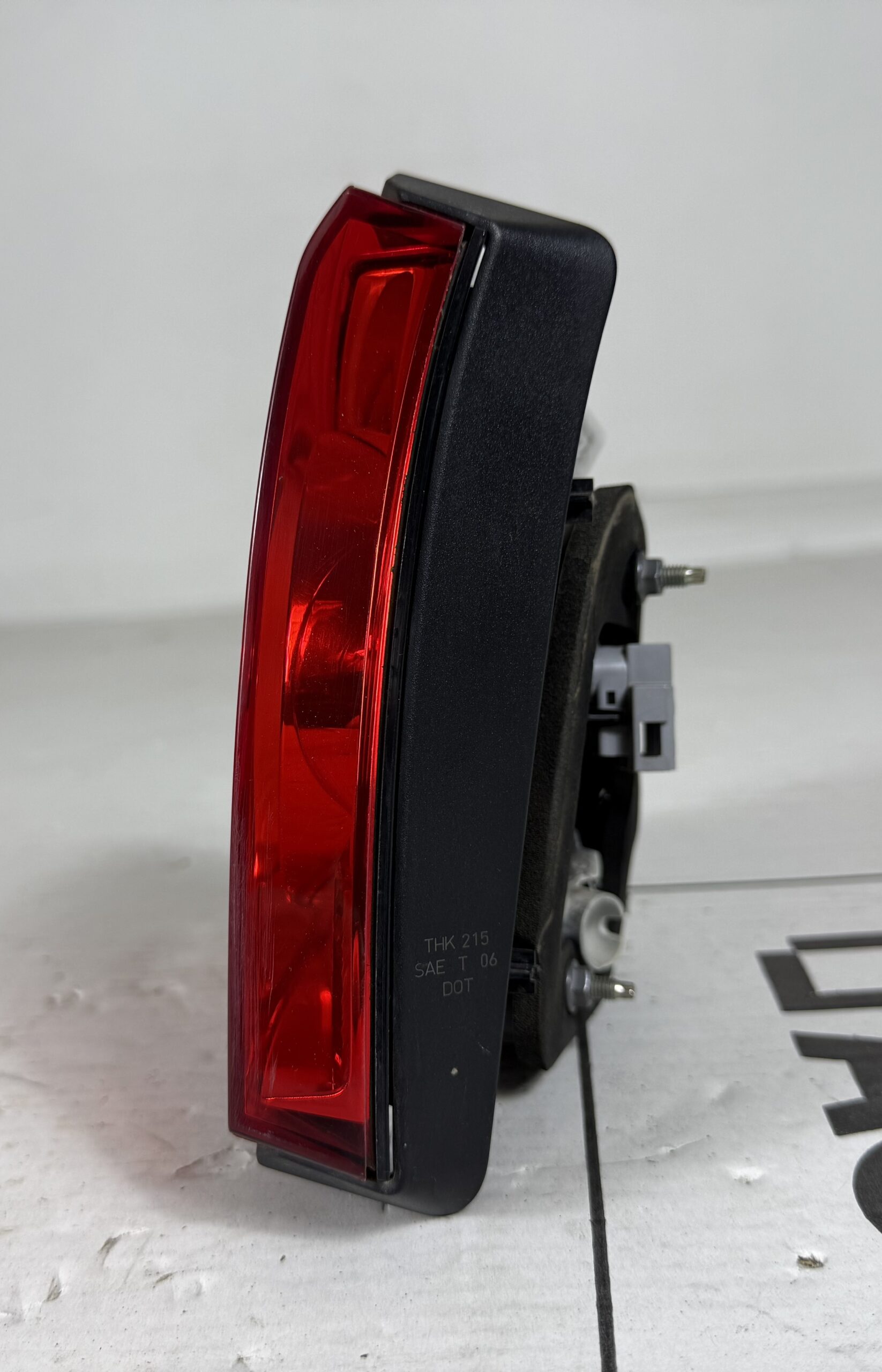 Фонарь задний внутренний правый vw tiguan i 2007 2011 17102318 (2)