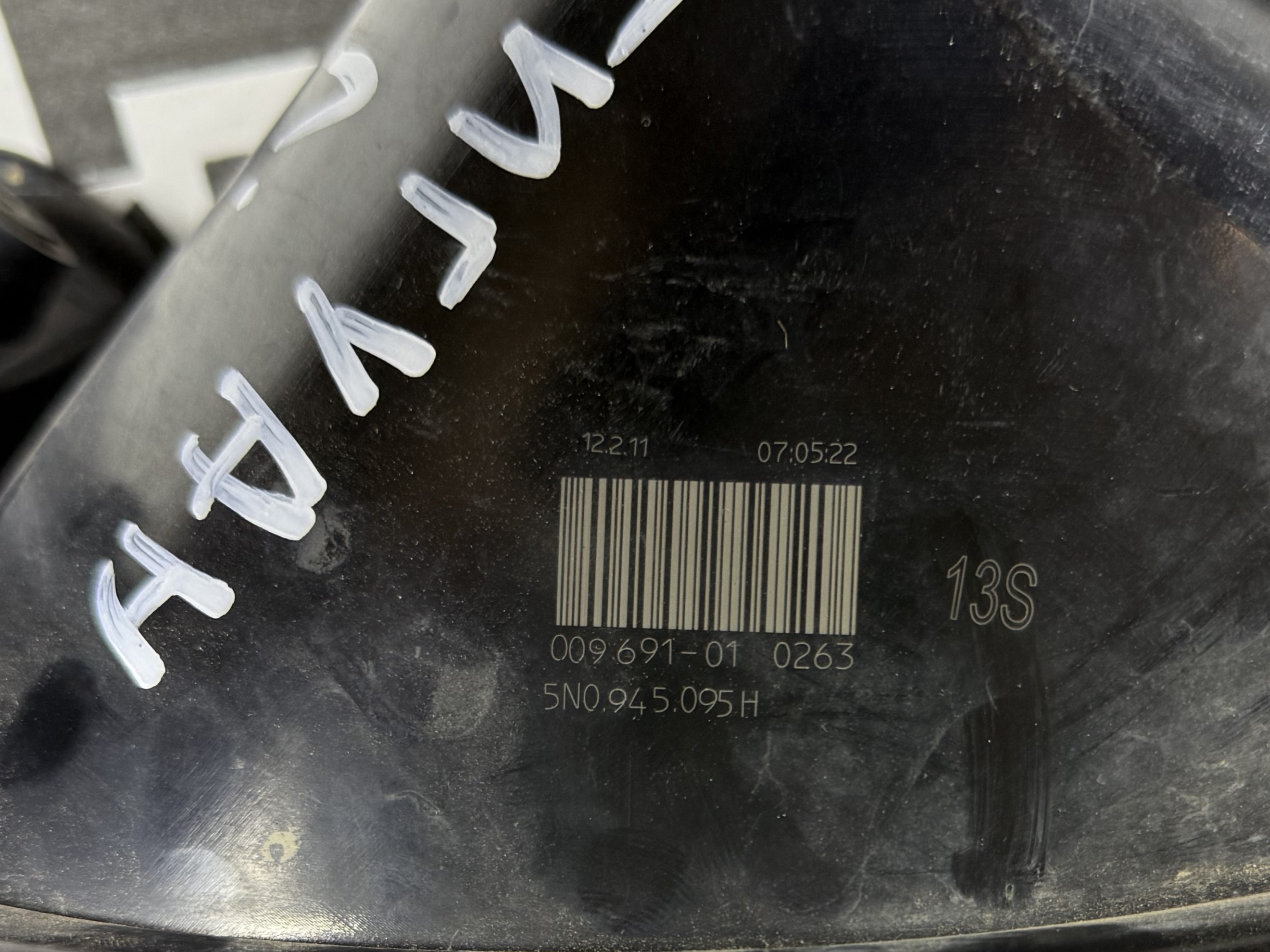 Фонарь задний наружный левый vw tiguan i 2007 2011 17102319 (8)