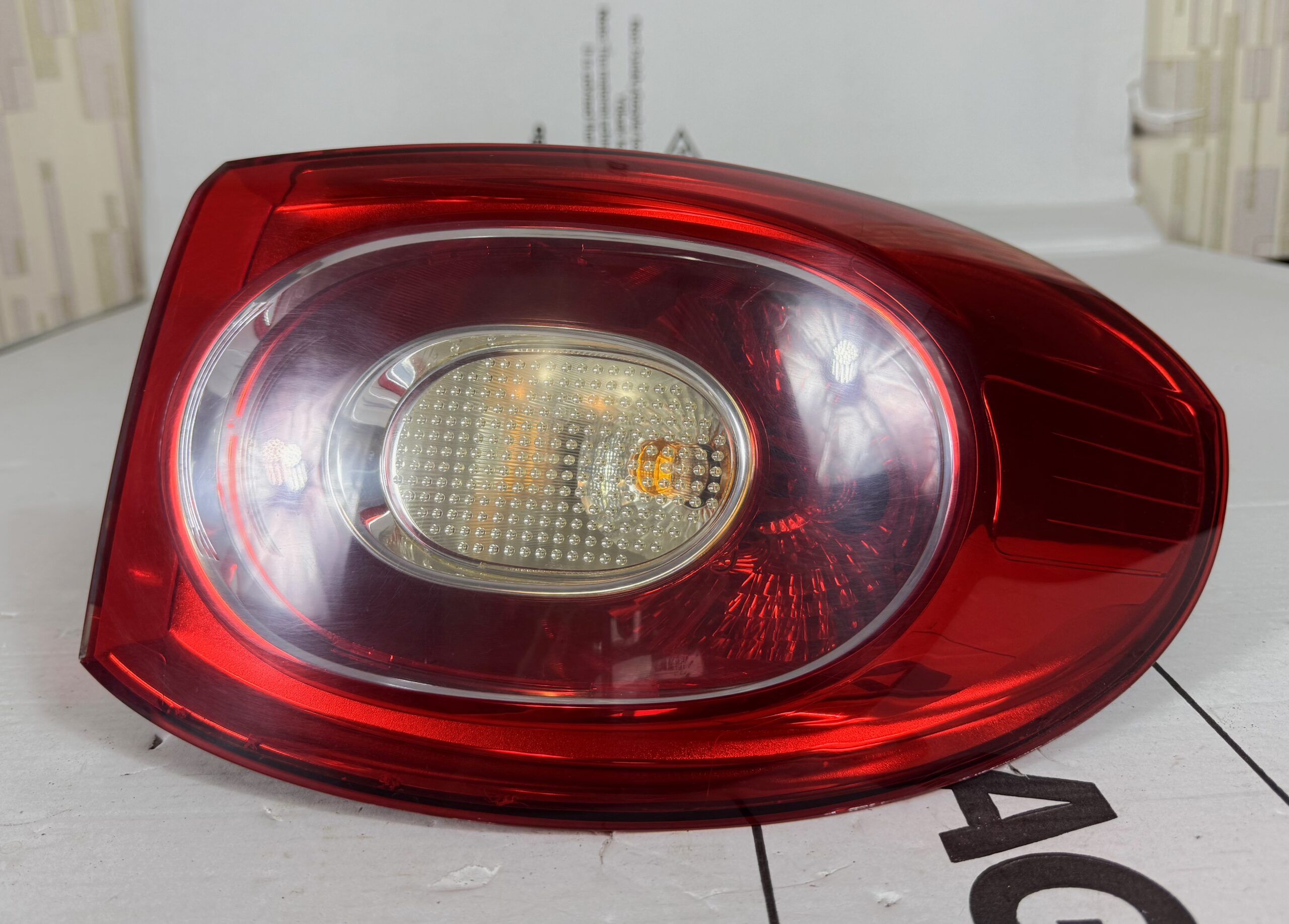 Фонарь задний наружный правый vw tiguan i 2007 2011 17102320 (1)