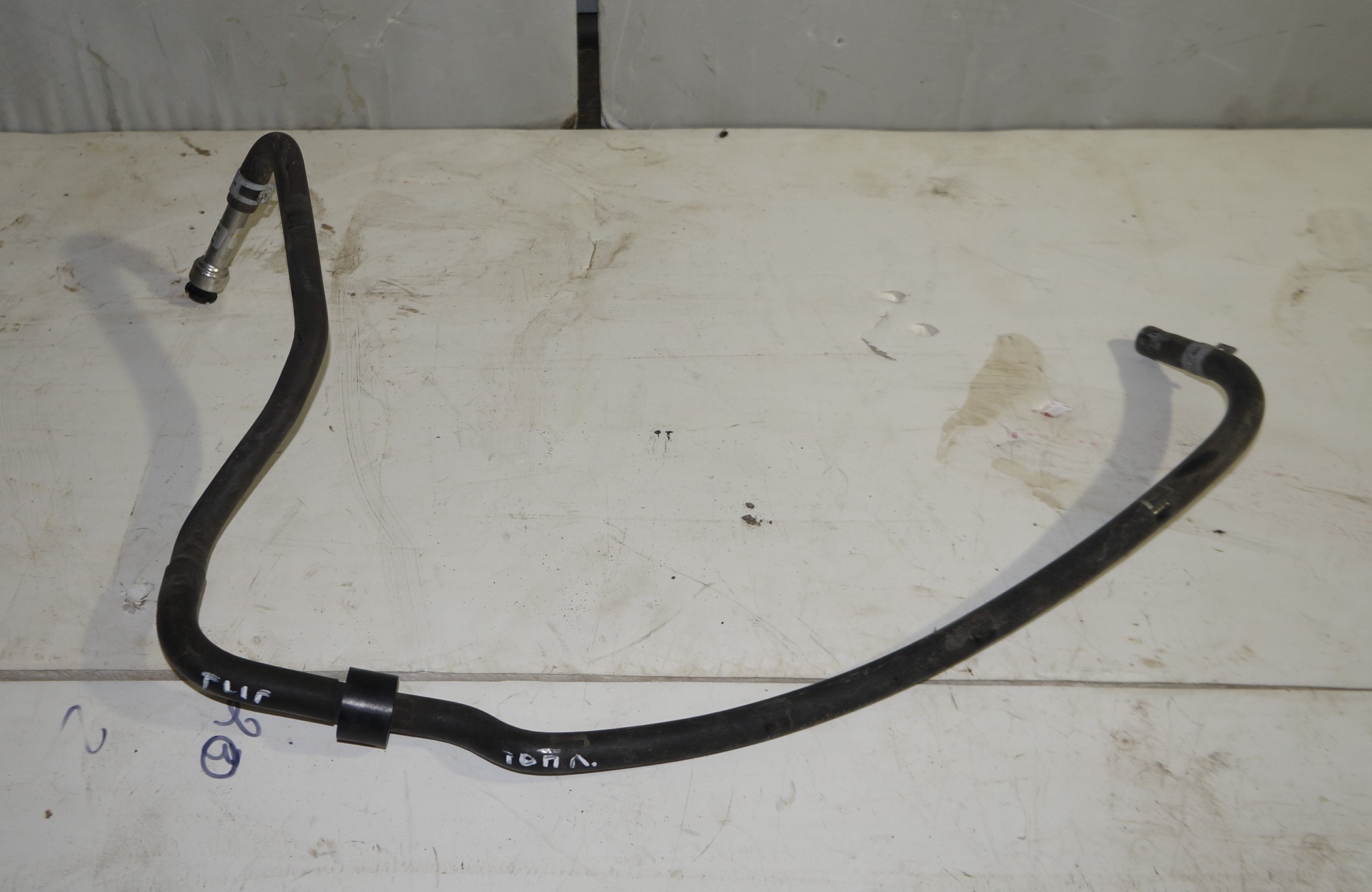 Шланг топливный vw tiguan i 2007 2011 17102336 (1)