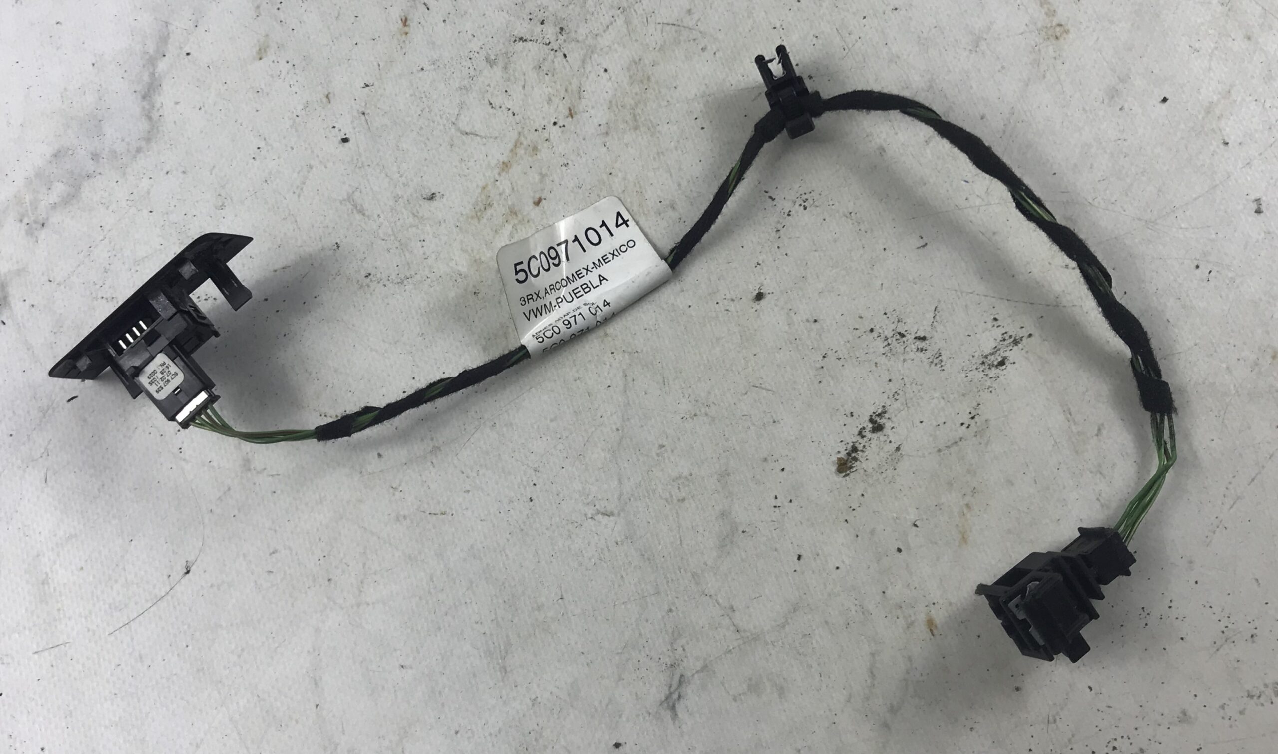 Датчик солнечной активности как на фото фольксваген джетта 6 17318041 (1)