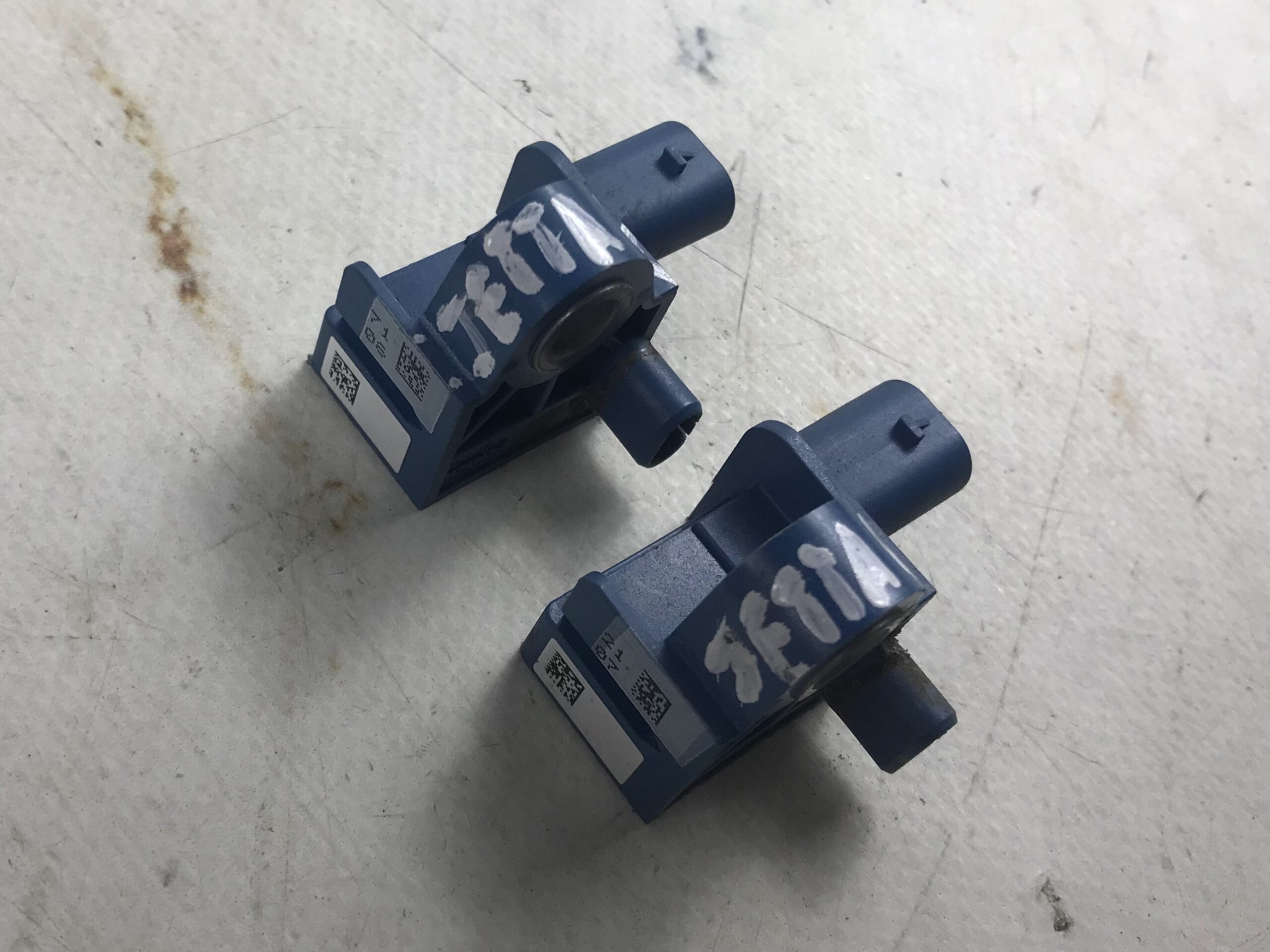 Датчик удара боковой за шт. фольксваген джетта 6 17318042 (1)