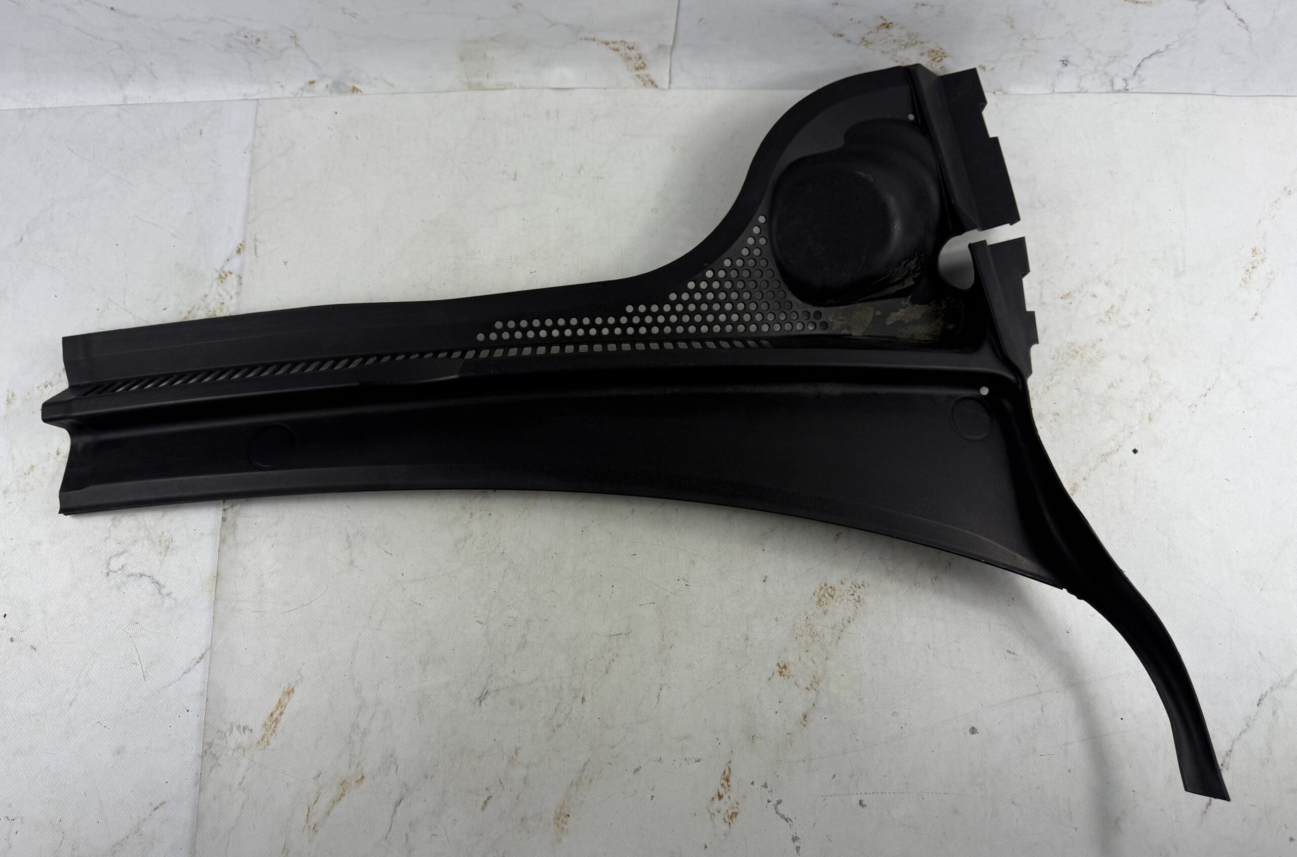 Жабо переднее правая часть фольксваген джетта 6 17318049 (1)