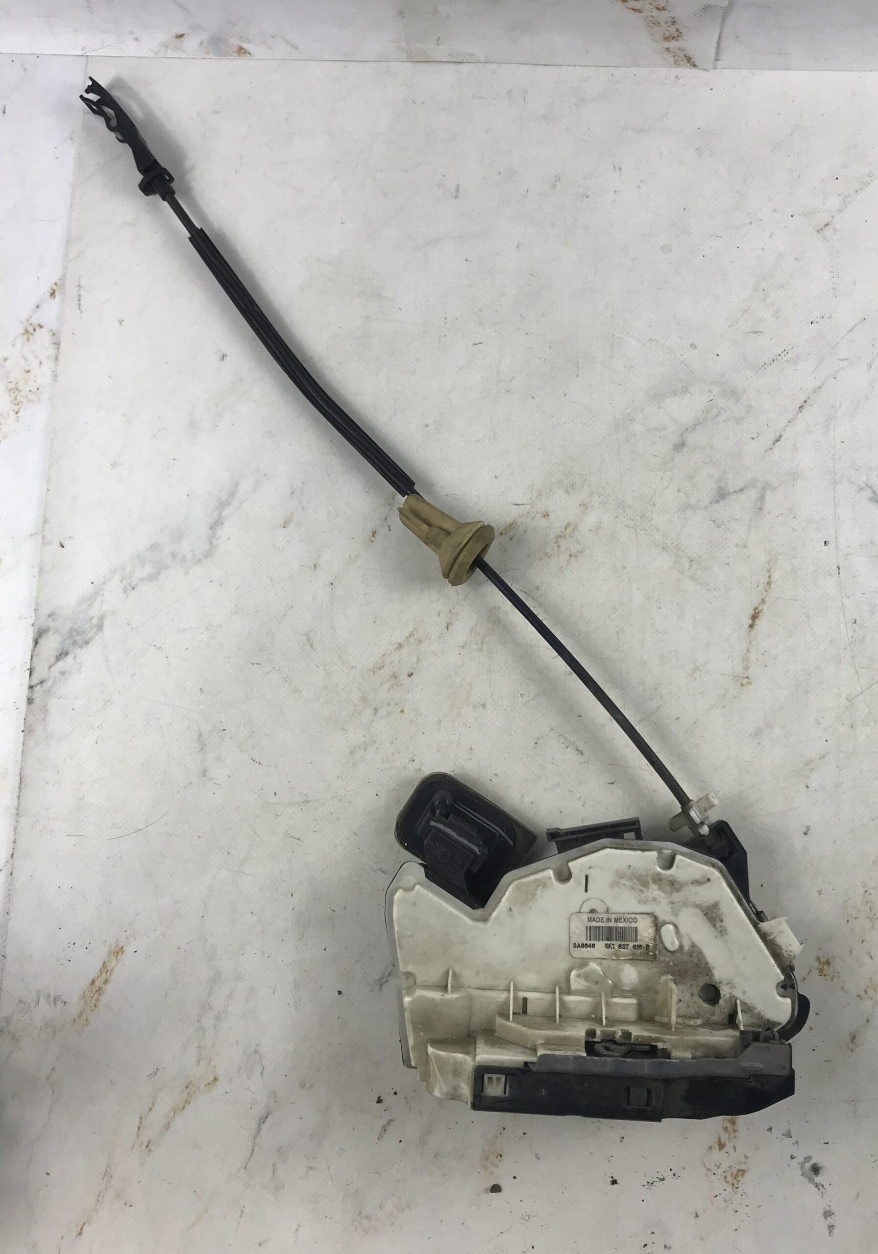 Замок двери передней правой фольксваген джетта 6 17318054 (1)