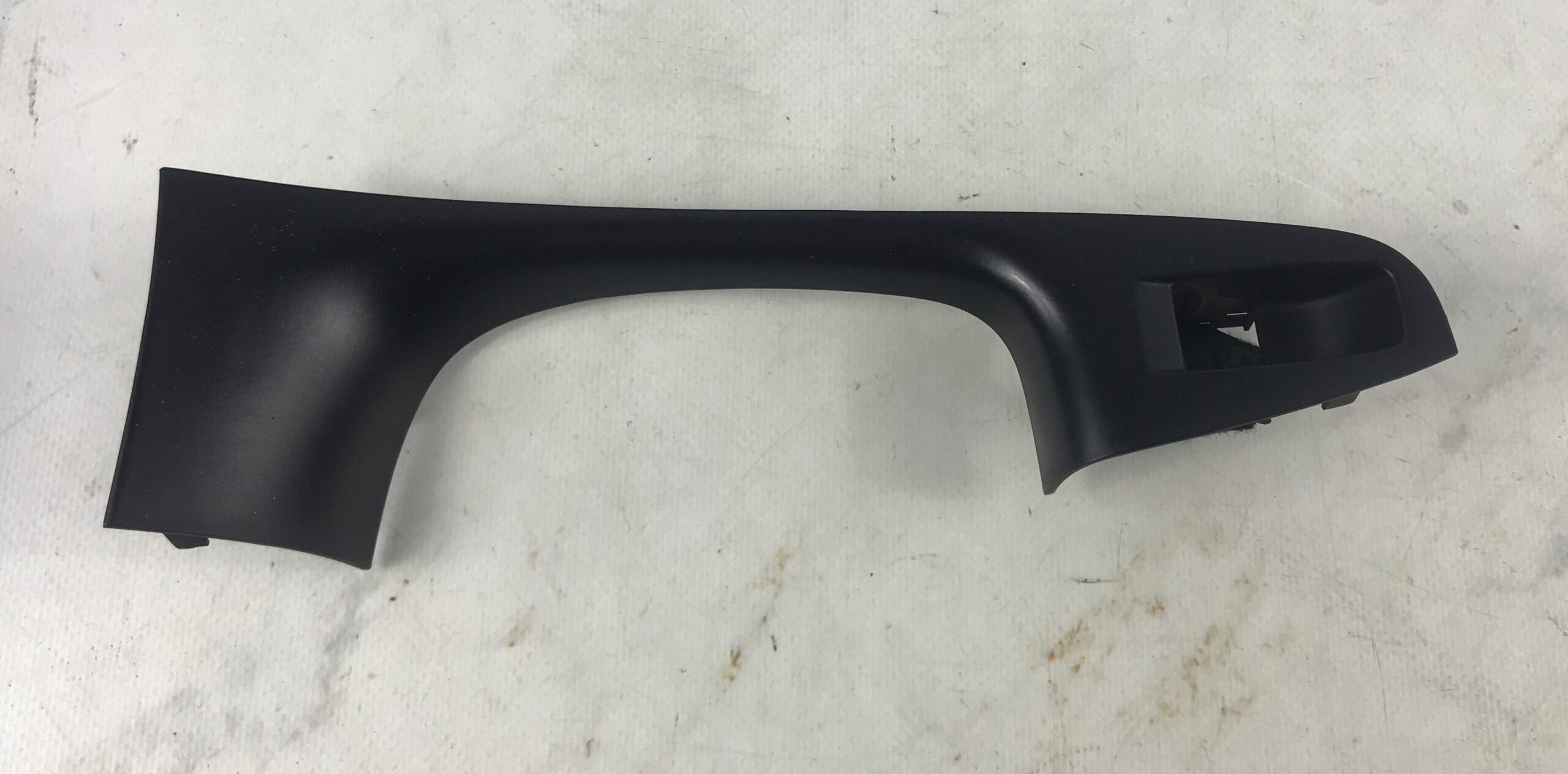 Накладка внутренняя ручки двери с обшивки зад прав фольксваген джетта 6 17318133 (1)