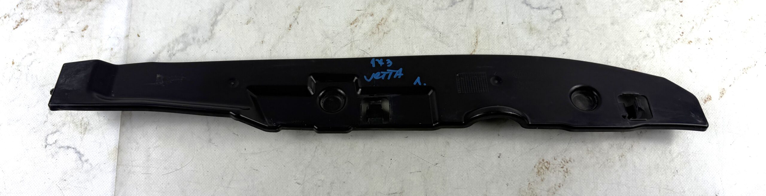 Накладка крыла пыльник переднего левого фольксваген джетта 6 17318135 (1)