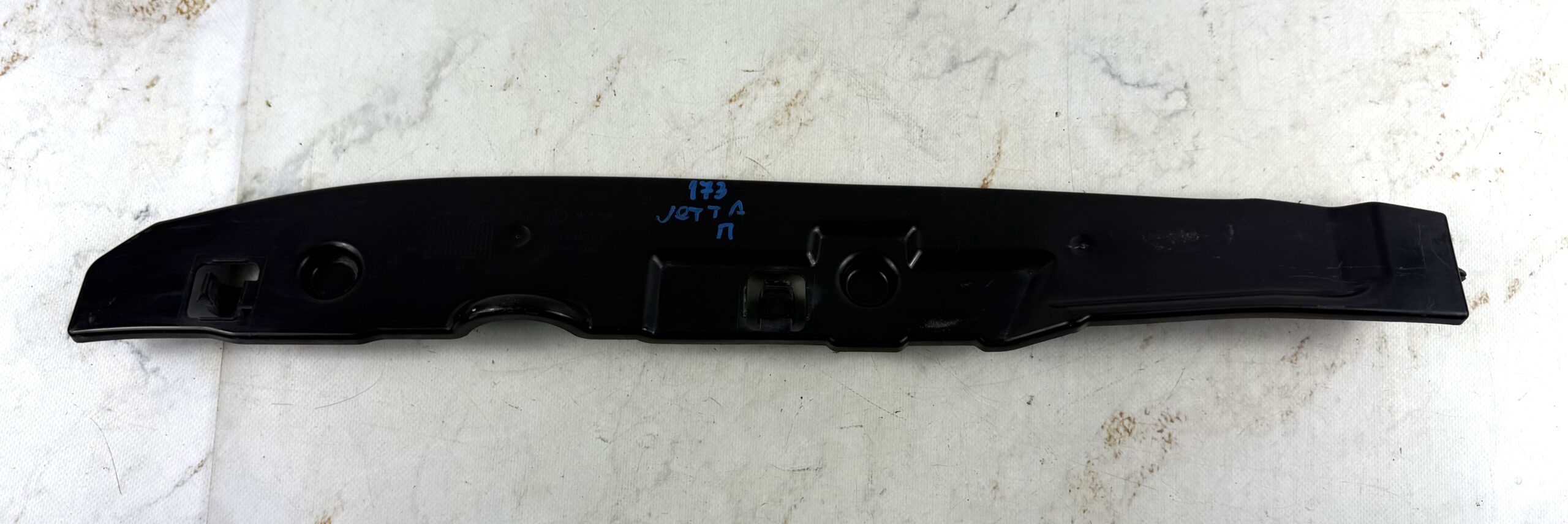 Накладка крыла пыльник переднего правого фольксваген джетта 6 17318136 (1)