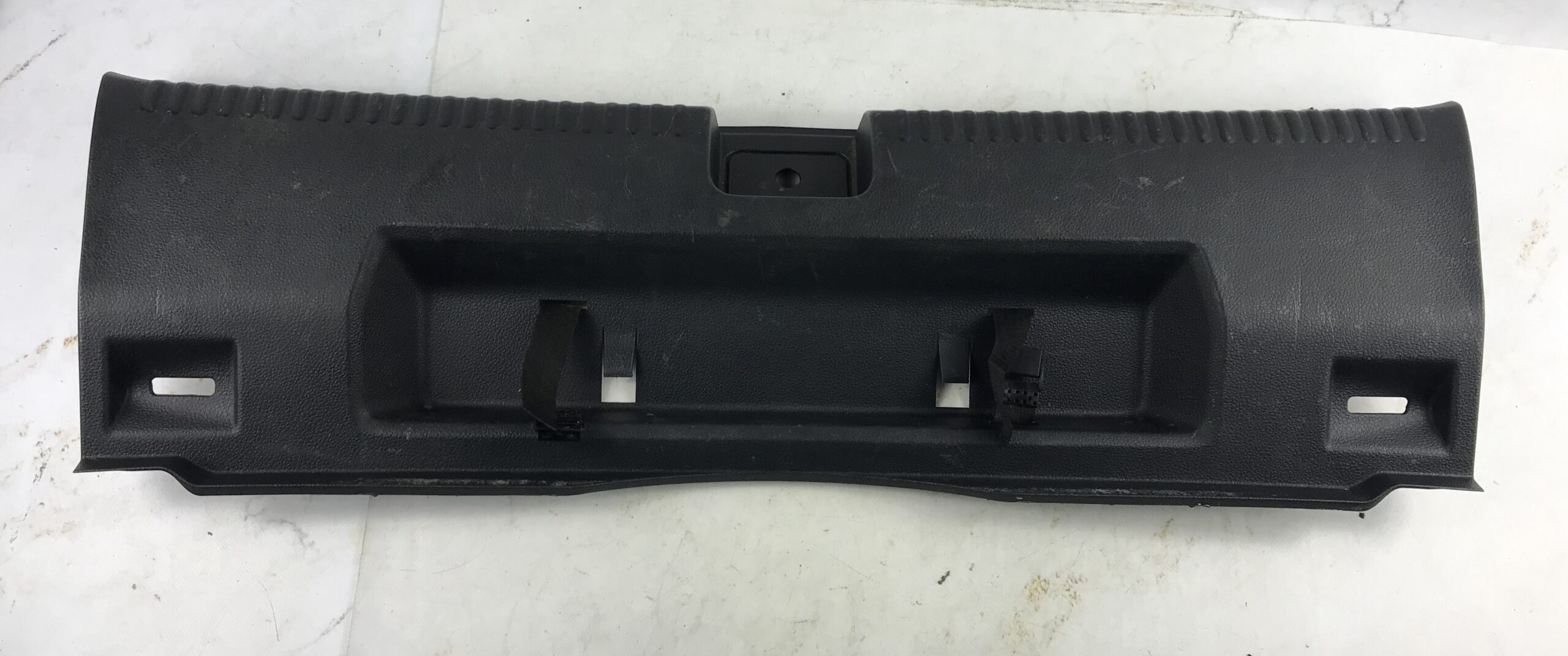 Накладка петли замка багажника фольксваген джетта 6 17318139 (1)