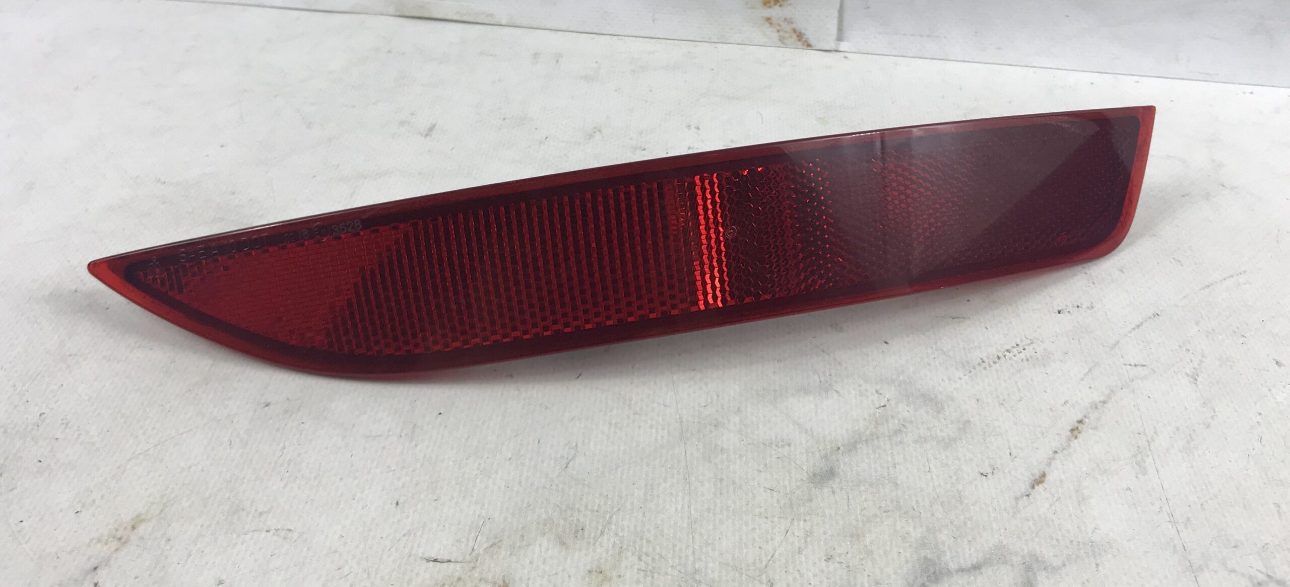 Отражатель в задний бампер правый фольксваген джетта 6 17318153 (1)