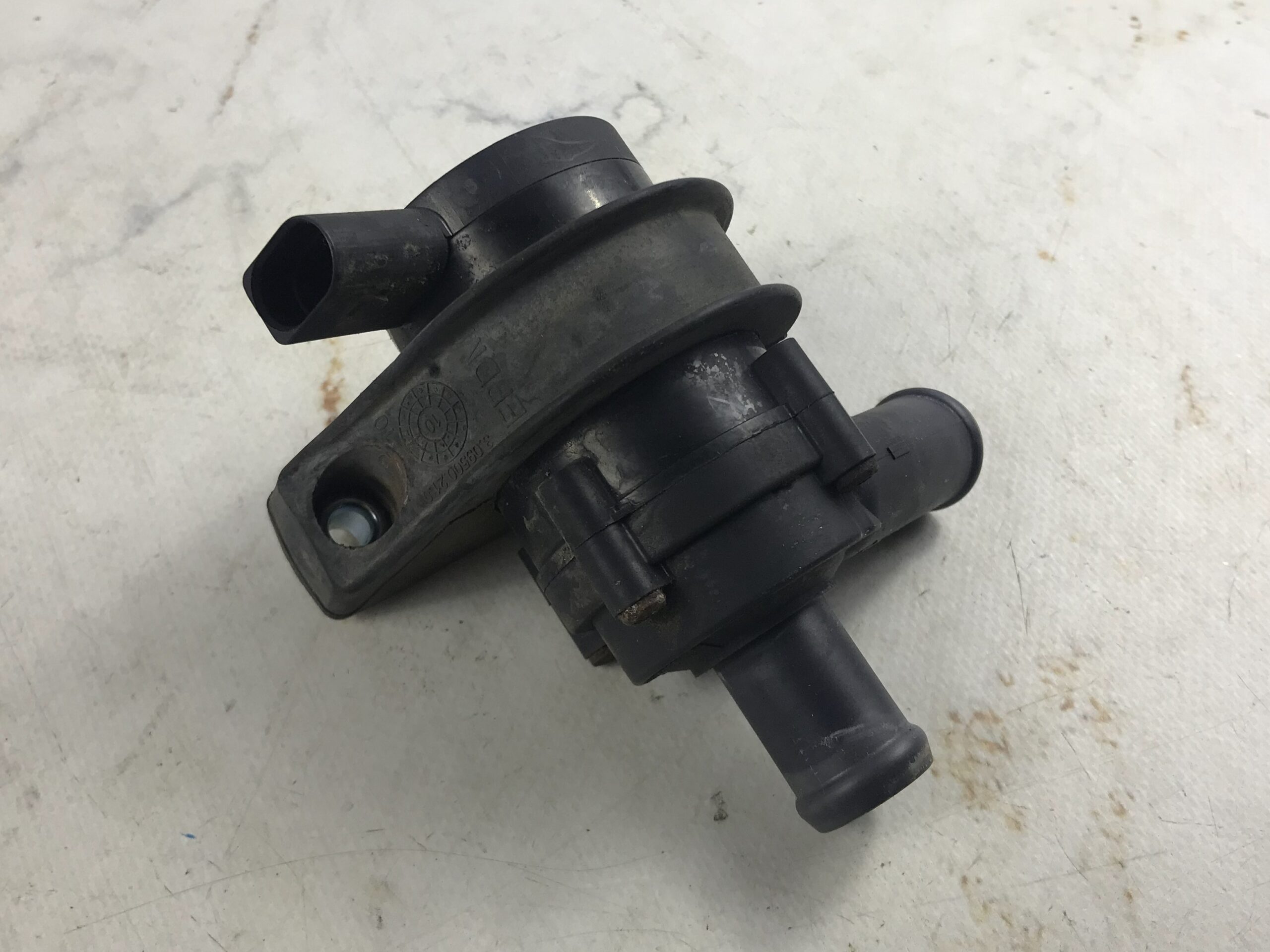 Помпа электрическая фольксваген джетта 6 17318175 (3)