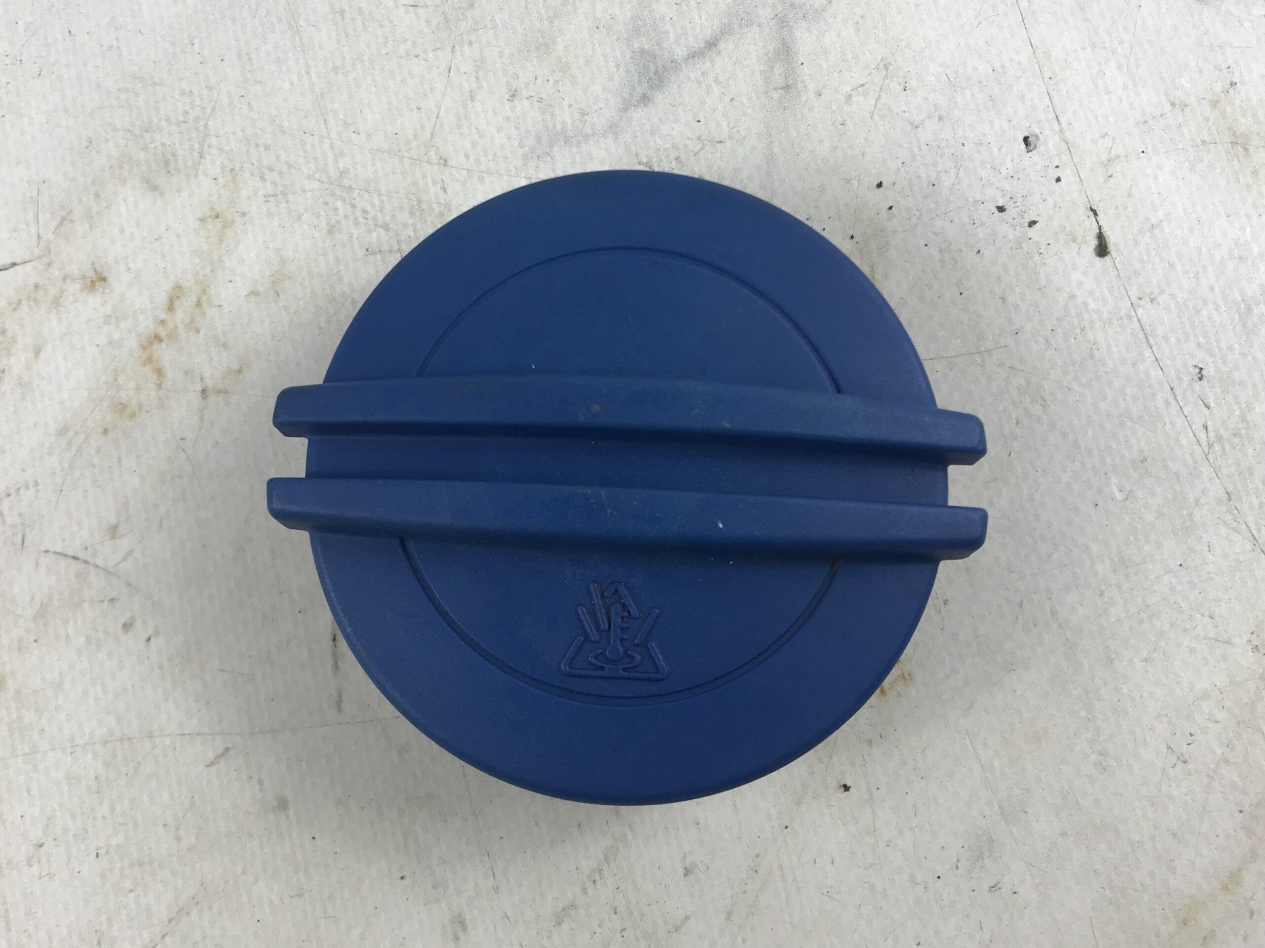 Пробка расширительного бачка фольксваген джетта 6 17318180 (1)