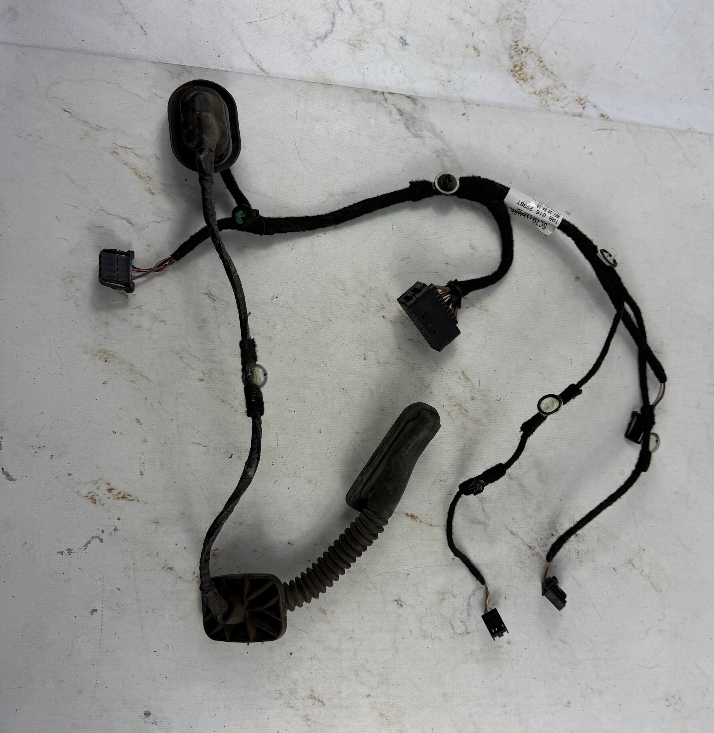 Проводка коса двери задней правой фольксваген джетта 6 17318183 (1)