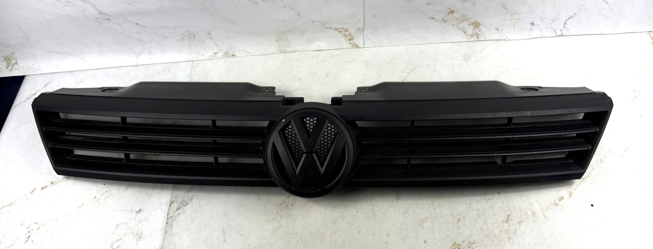 Решетка радиатора фольксваген джетта 6 17318196 (1)