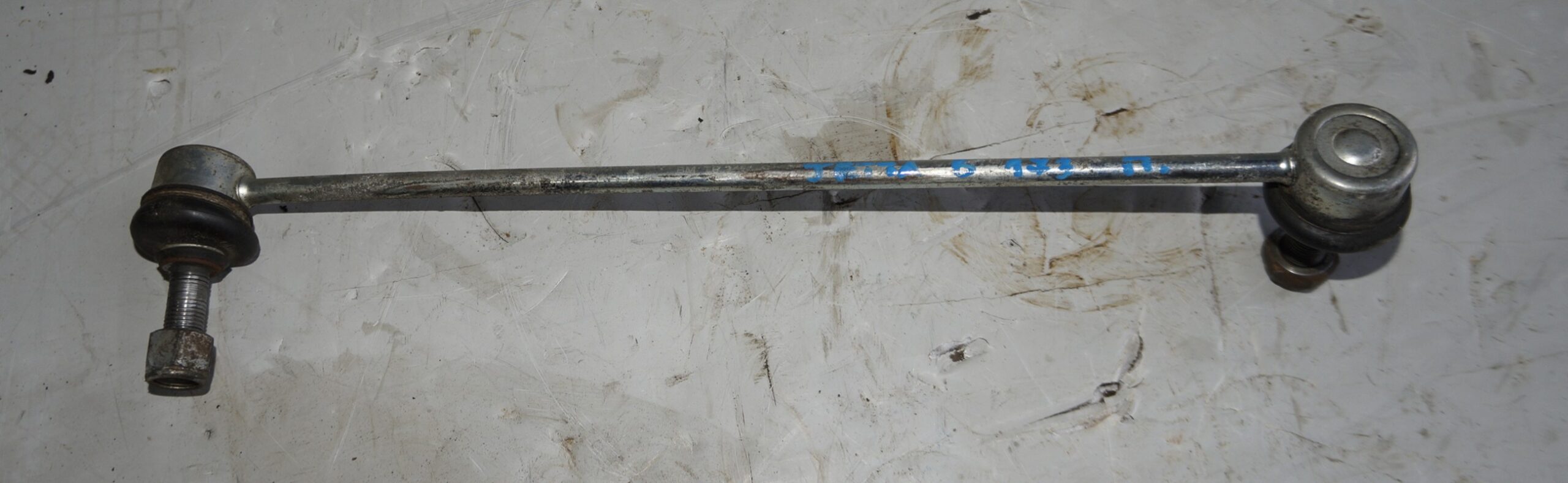 Тяга стабилизатора переднего правая фольксваген джетта 6 17318249 (1)