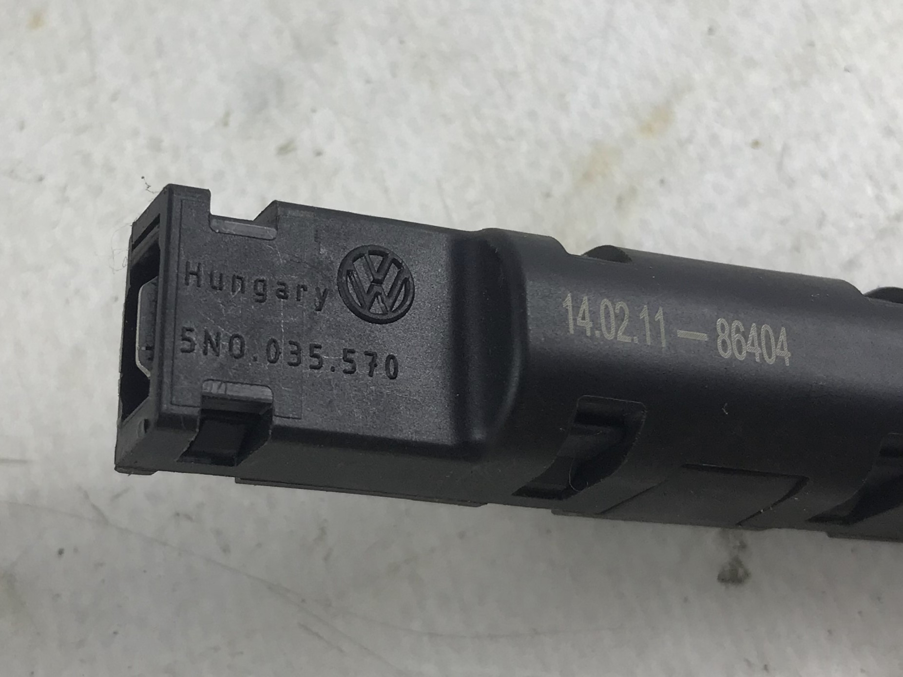 Усилитель антенный (фильтр радиопомех) фольксваген джетта 6 17318258 (5)
