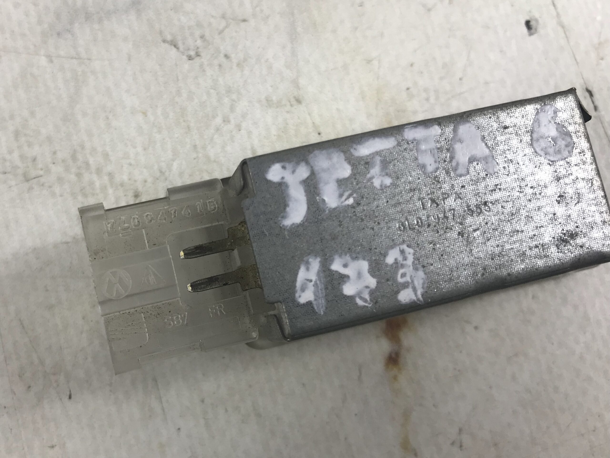 Фонарь освещения салонный фольксваген джетта 6 17318265 (3)
