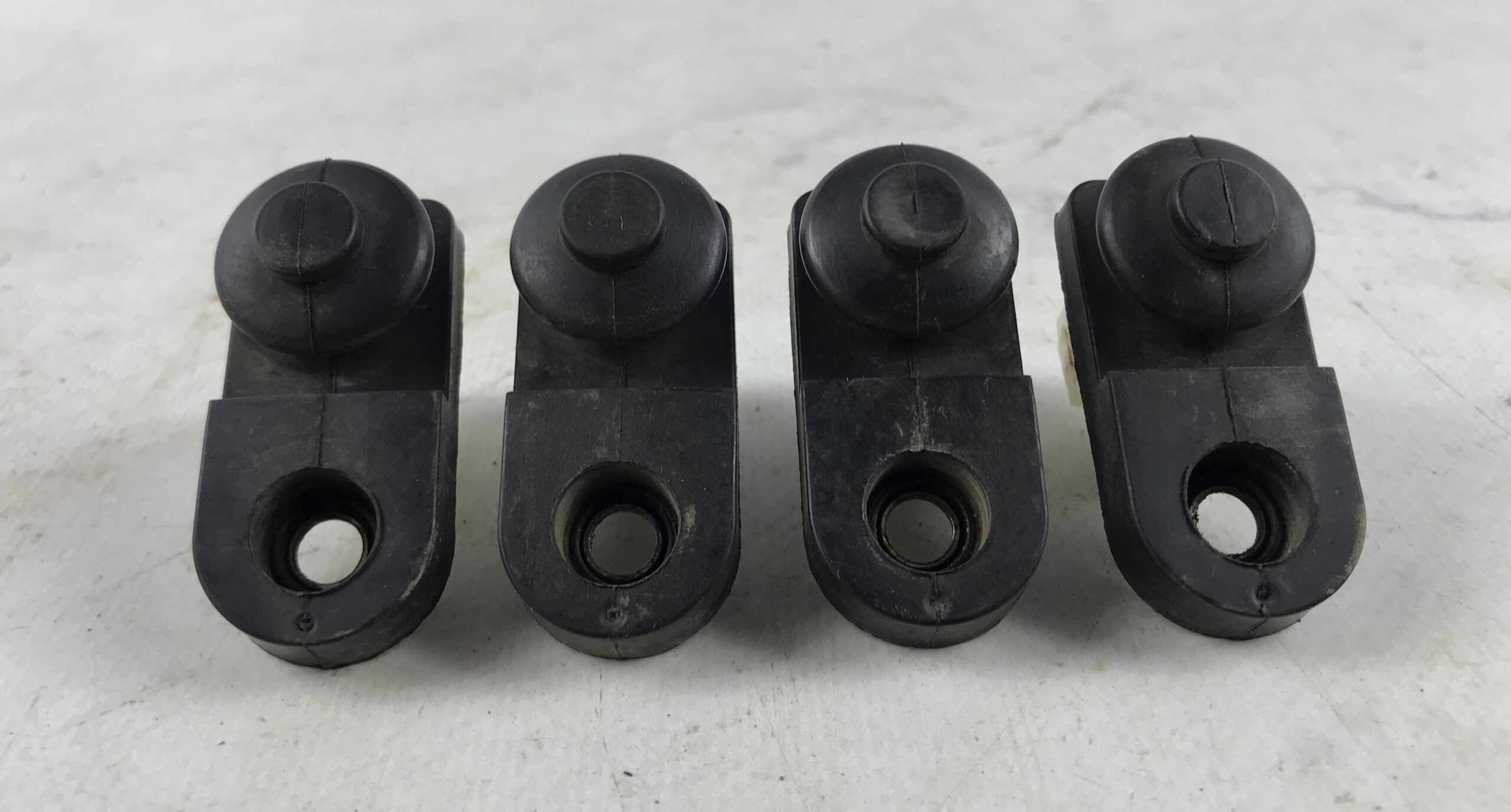 Выключатель двери концевой для сангёнг кайрен 17401028 (1)