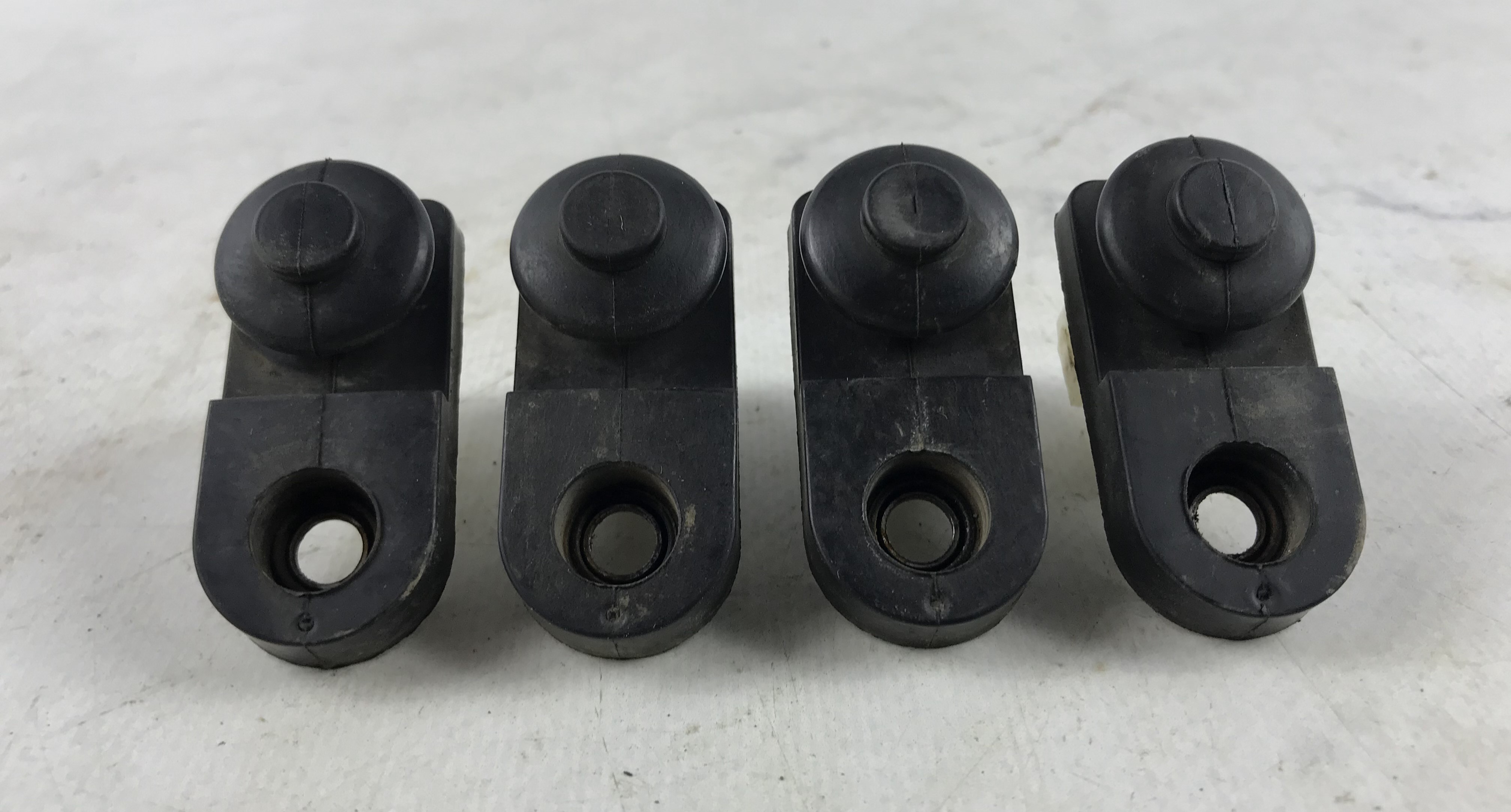 Выключатель двери концевой для сангёнг кайрен 17401028 (1)