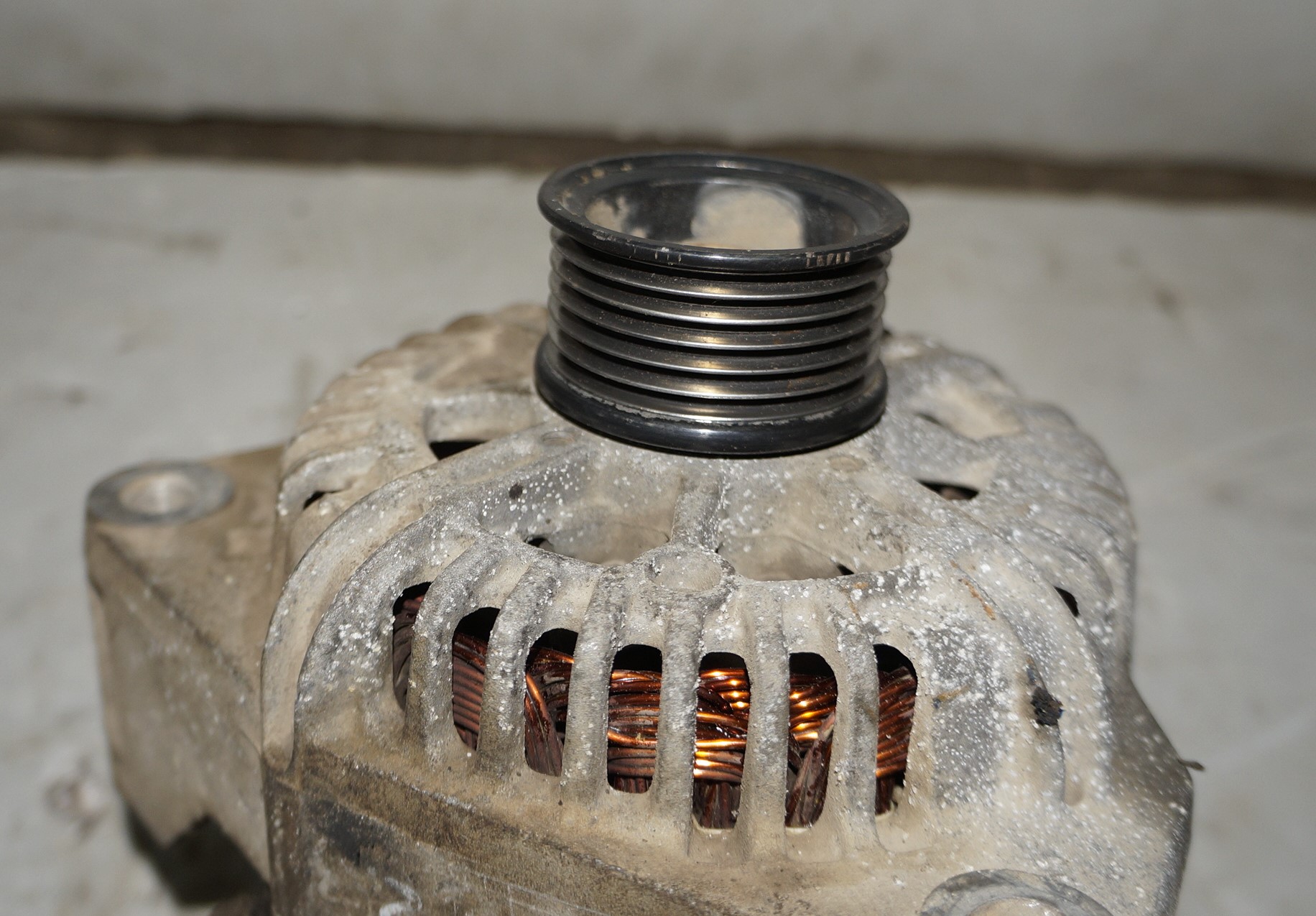 Генератор 115a 13,5v для сангёнг кайрен 17401029 (3)