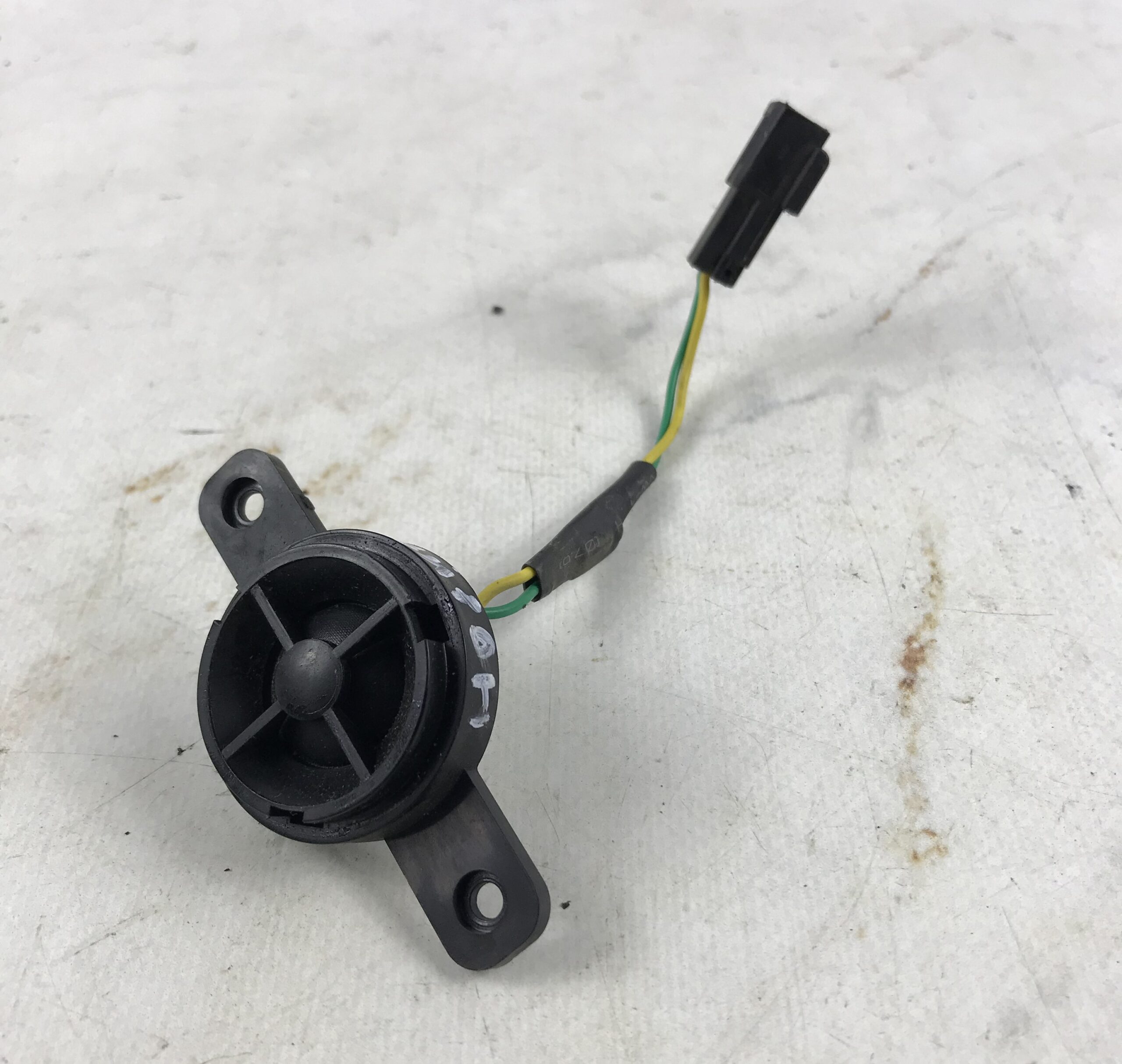 Динамик малый высокочастотный передний левый для сангёнг кайрен 17401047 (1)