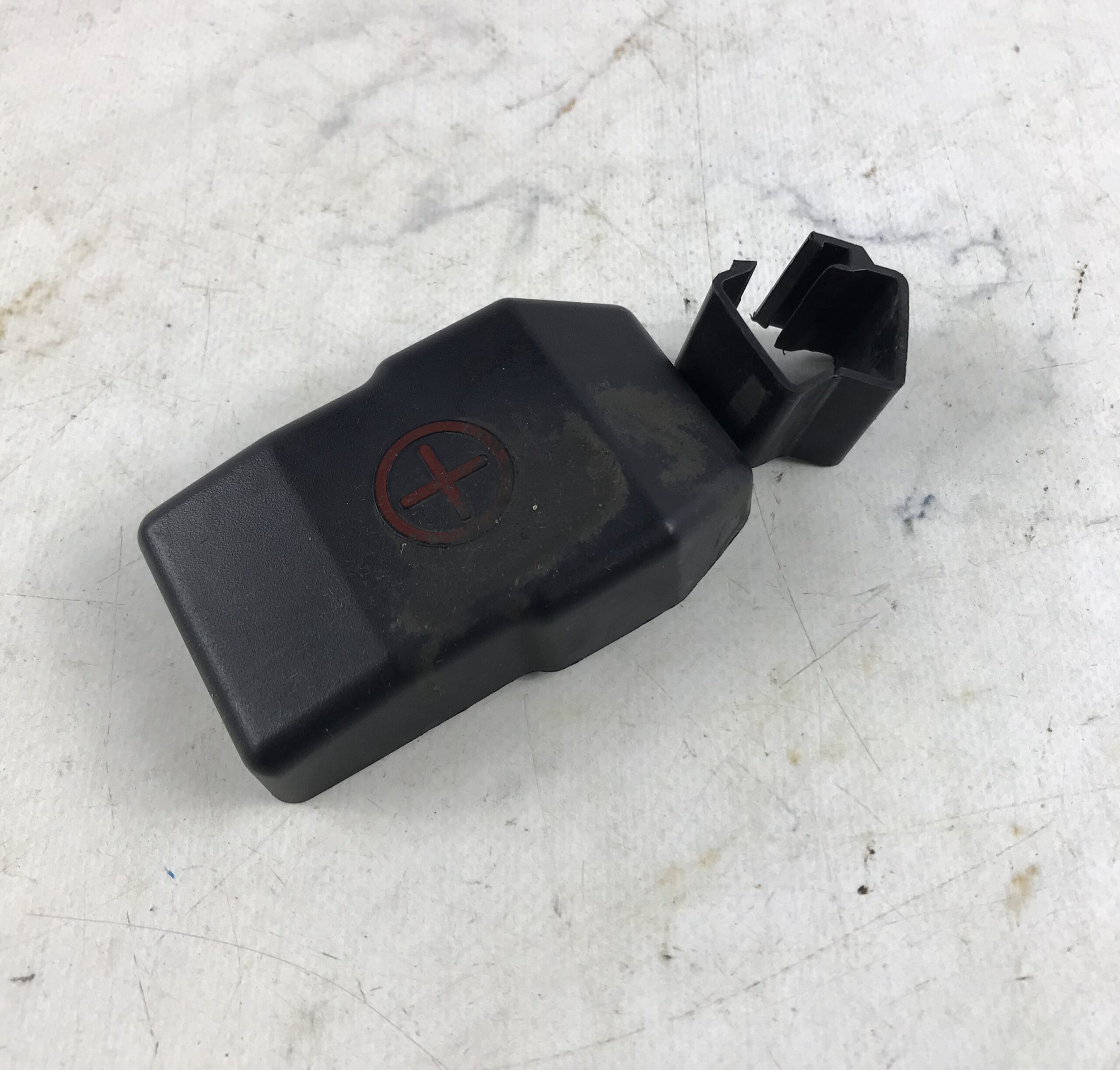 Крышка клеммы аккумулятора плюс для сангёнг кайрен 17401097 (1)