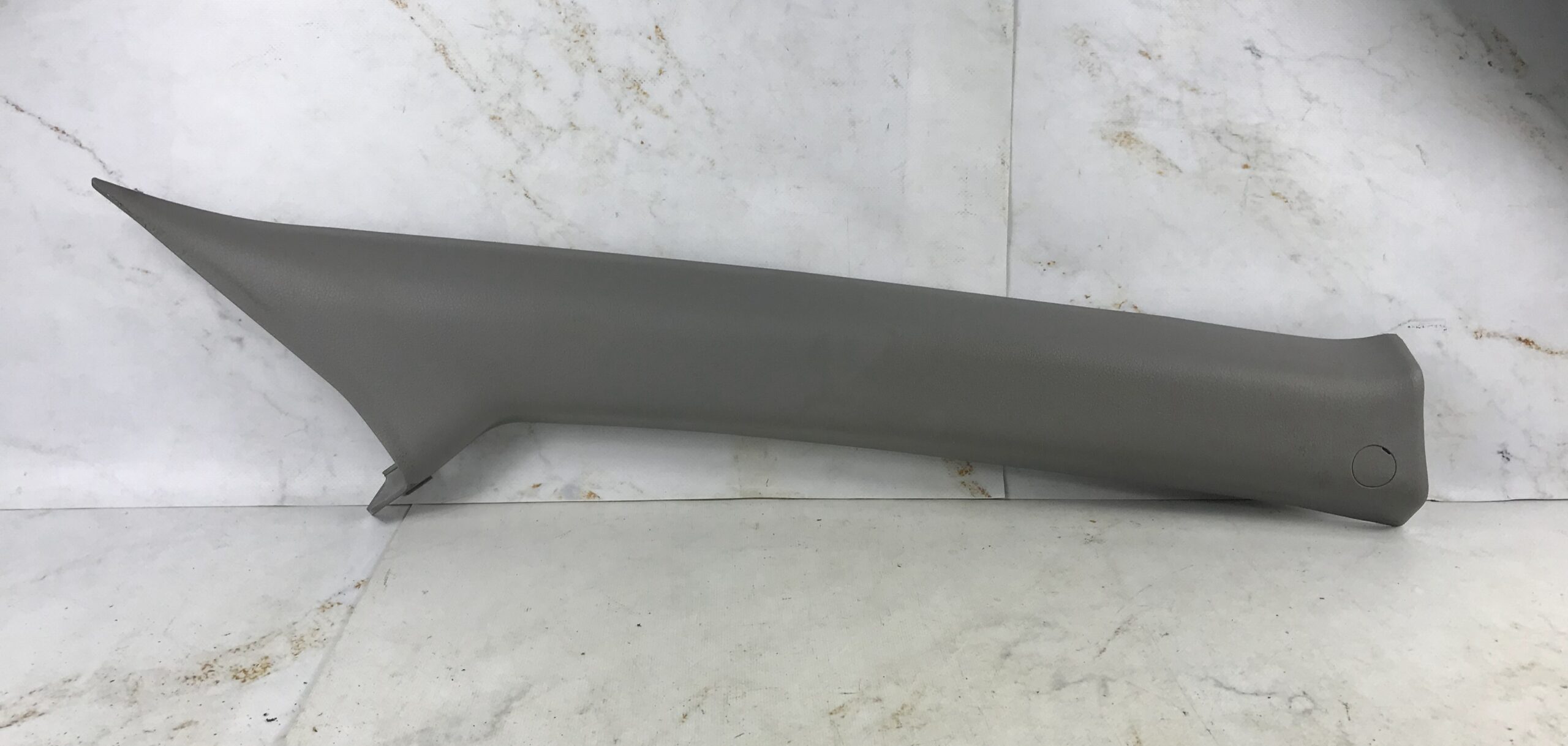 Накладка внутренняя передней стойки правая для сангёнг кайрен 17401120 (1)