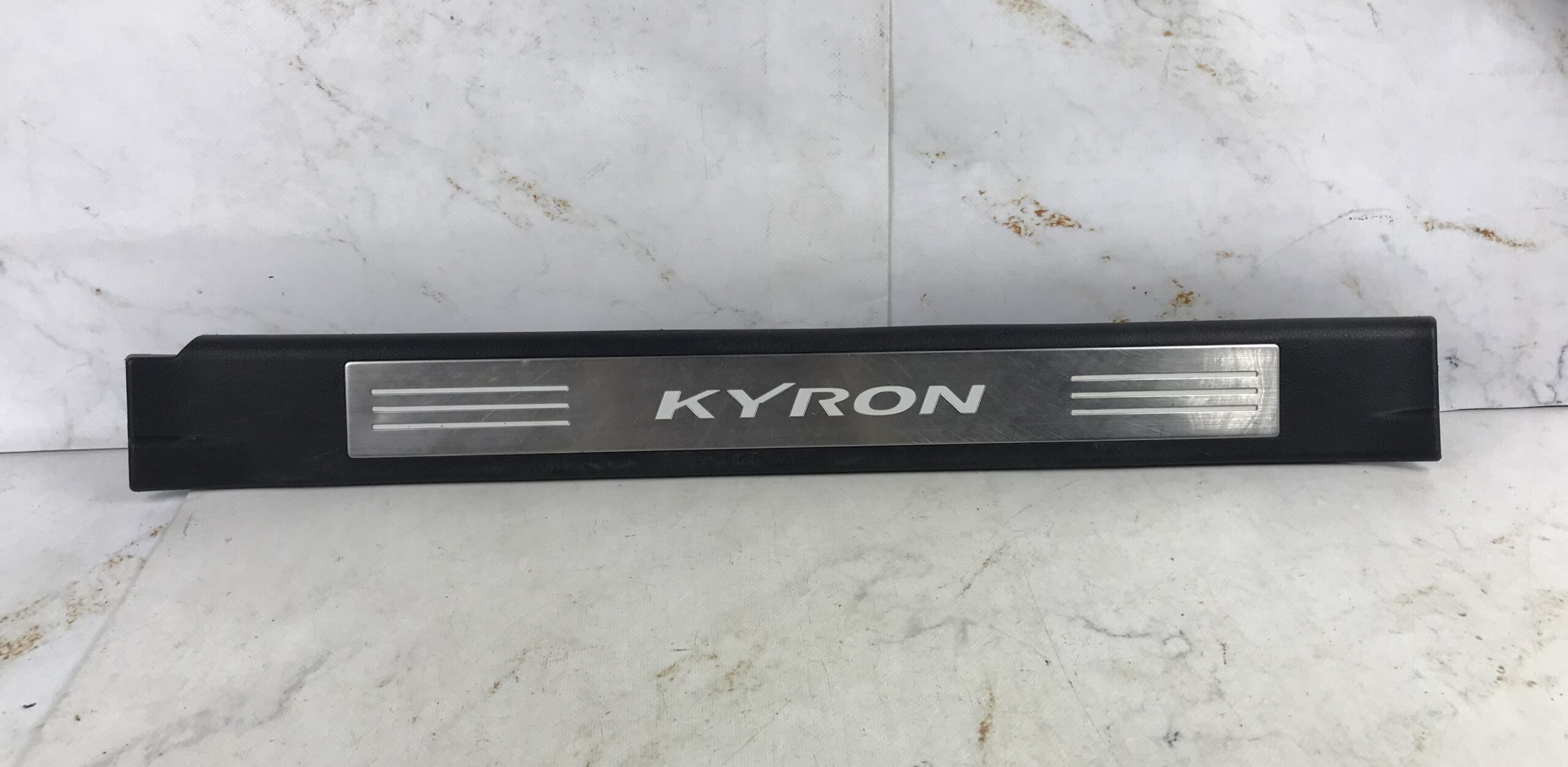 Накладка внутренняя порога передняя правая для сангёнг кайрен 17401123 (1)