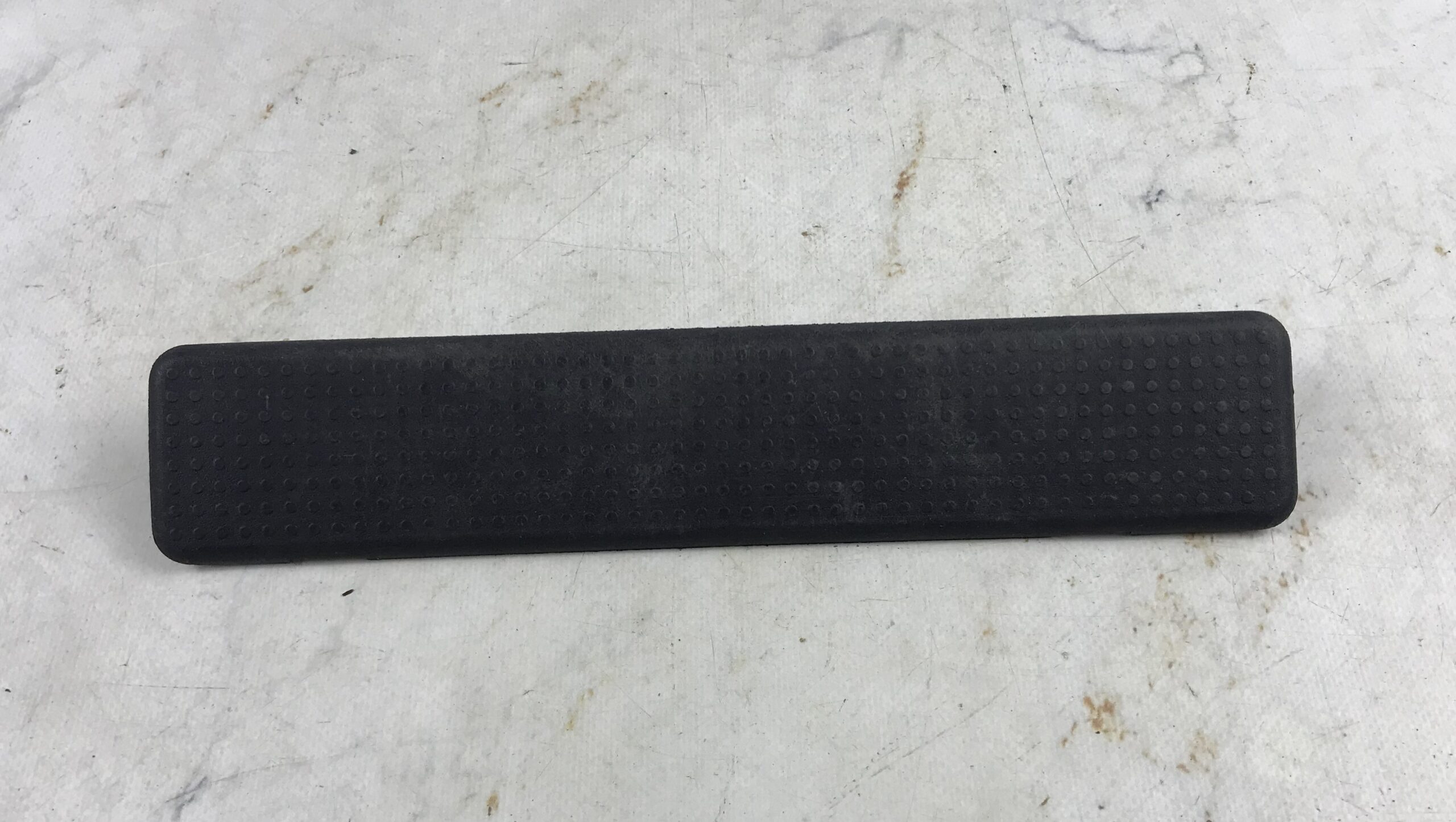 Накладка наружная порога задняя правая для сангёнг кайрен 17401131 (1)