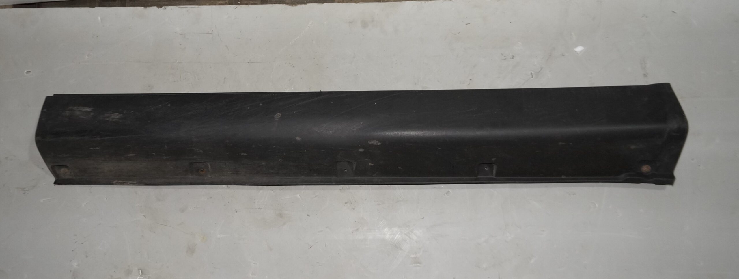 Накладка наружная порога передняя правая для сангёнг кайрен 17401133 (1)