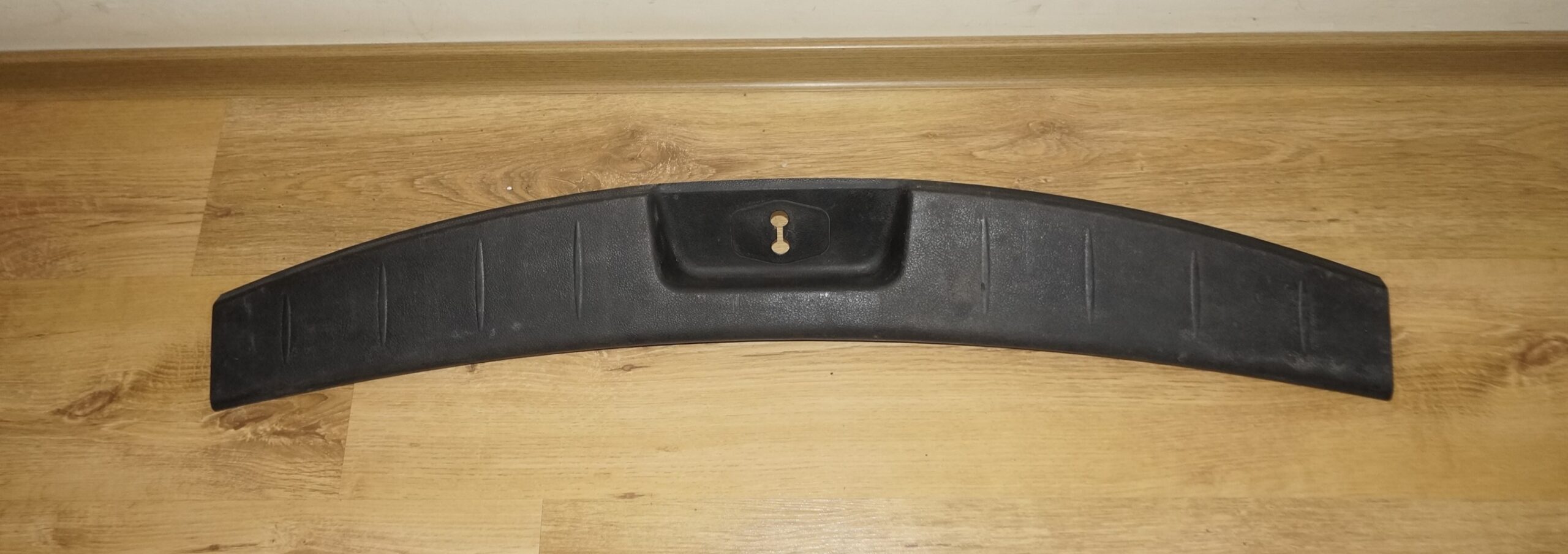 Накладка петли замка багажника для сангёнг кайрен 17401134 (1)