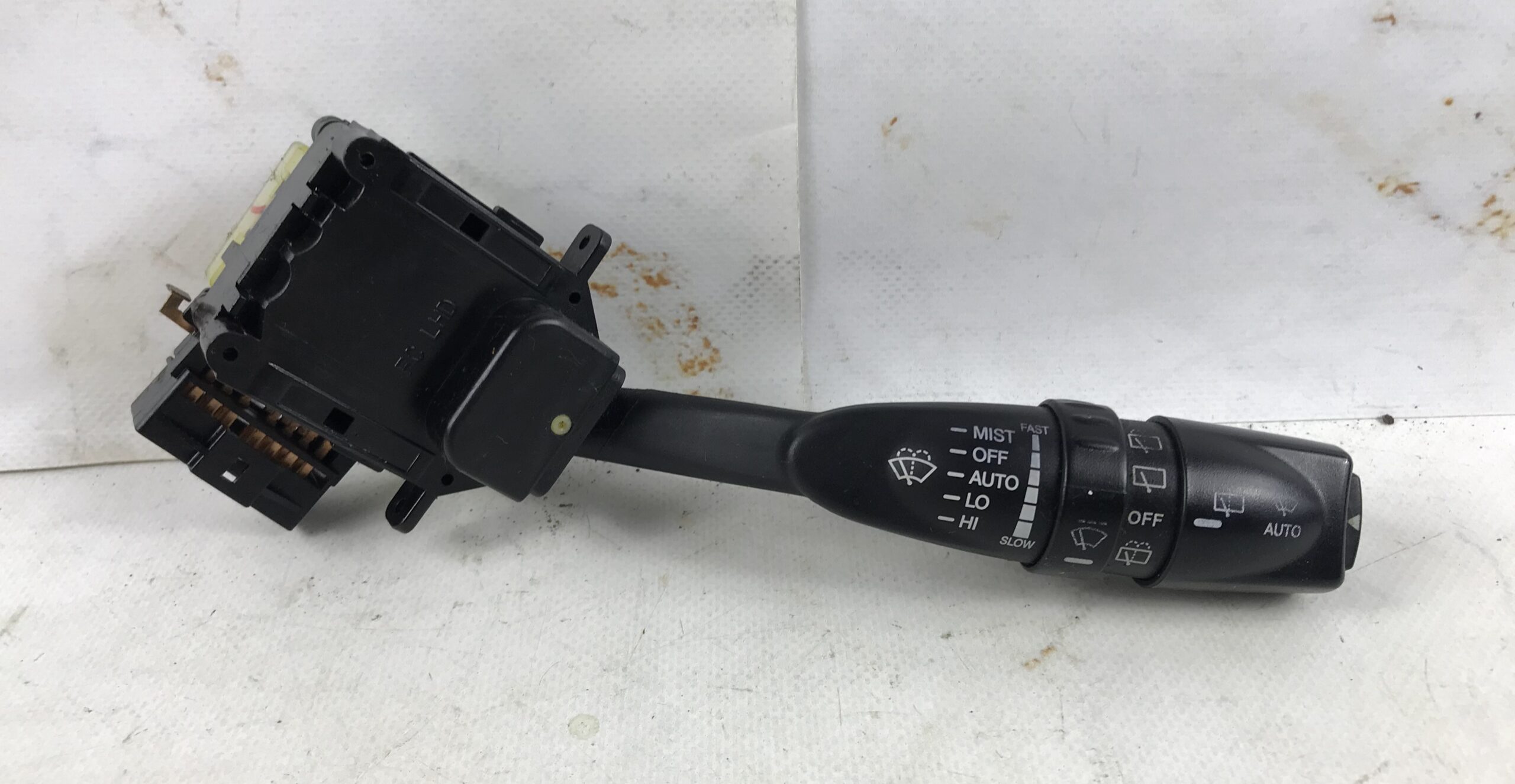 Переключатель подрулевой стеклоочистителей для сангёнг кайрен 17401157 (1)