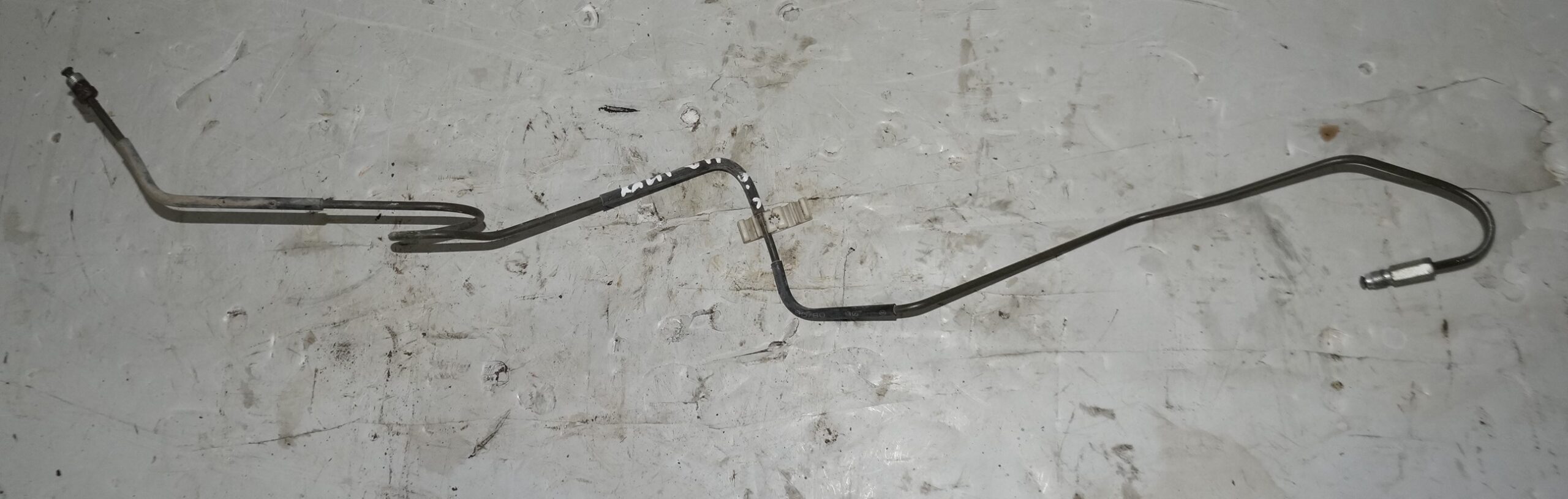 Трубка тормозная передняя левая длинная для сангёнг кайрен 17401252 (1)