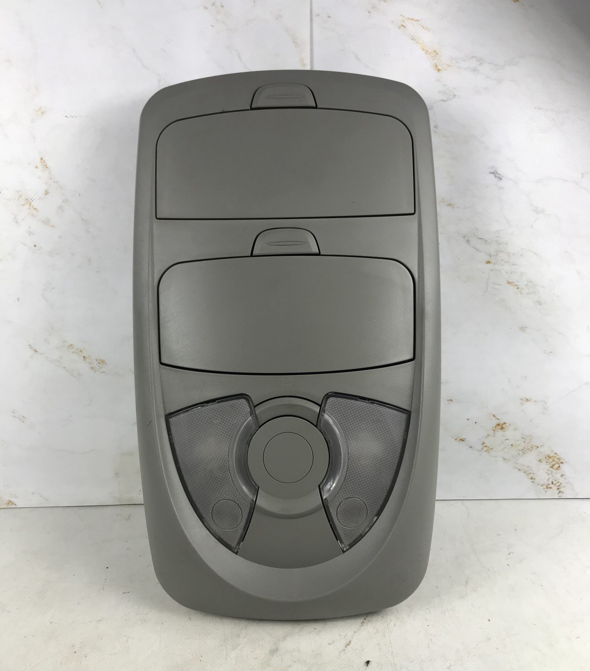 Фонарь потолочный передний с очечником для сангёнг кайрен 17401277 (1)