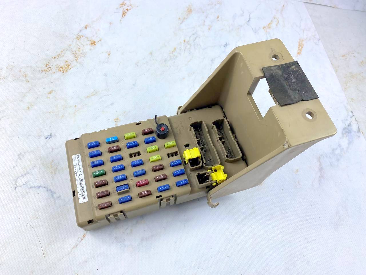 Блок предохранителей салонный субару аутбек б13 1901035 (1)