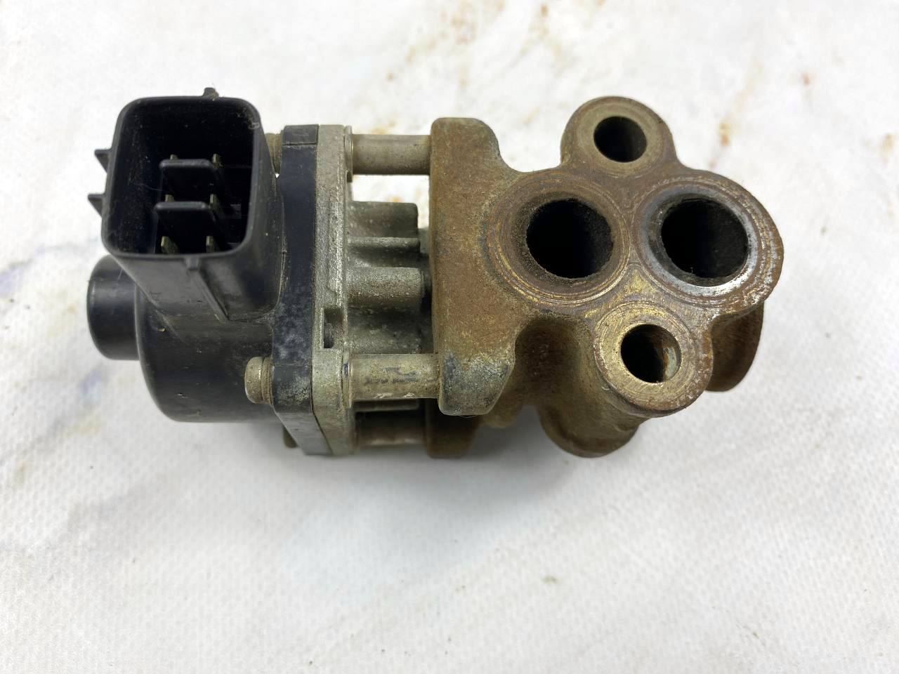 Клапан рециркуляции газов egr субару аутбек б13 1901033 (1)