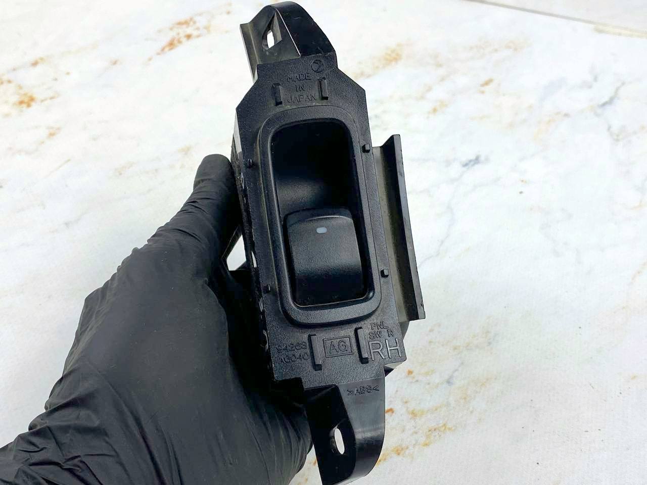 Кнопка стеклоп зад прав субару аутбек б13 1901022 (1)