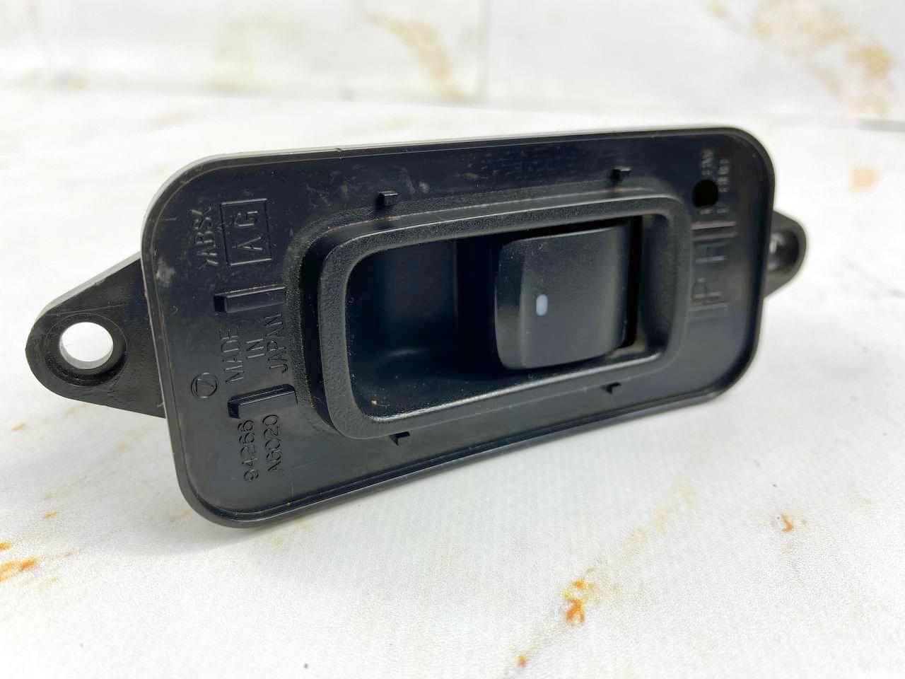 Кнопка стеклопод пер пр субару аутбек б13 1901021 (1)