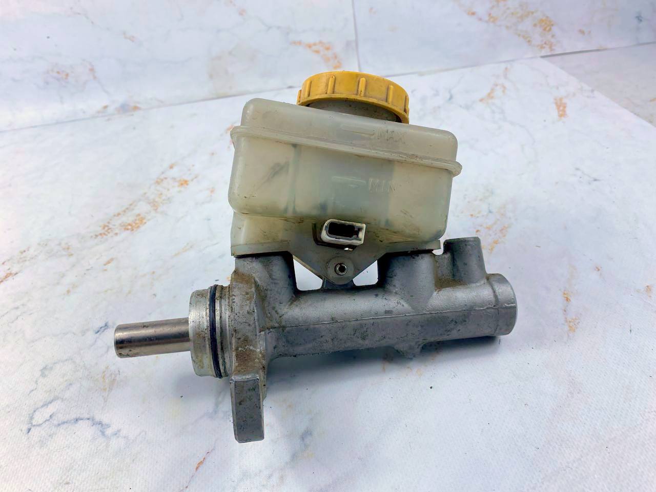 Цилиндр главный тормозной субару аутбек б13 1901038 (1)