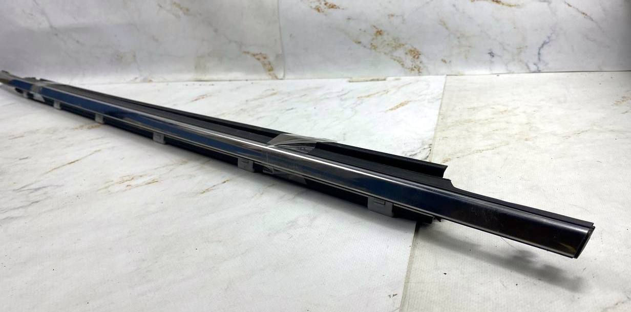 Молдинг стекла двери пер лев кулрэй 1701354 (1)