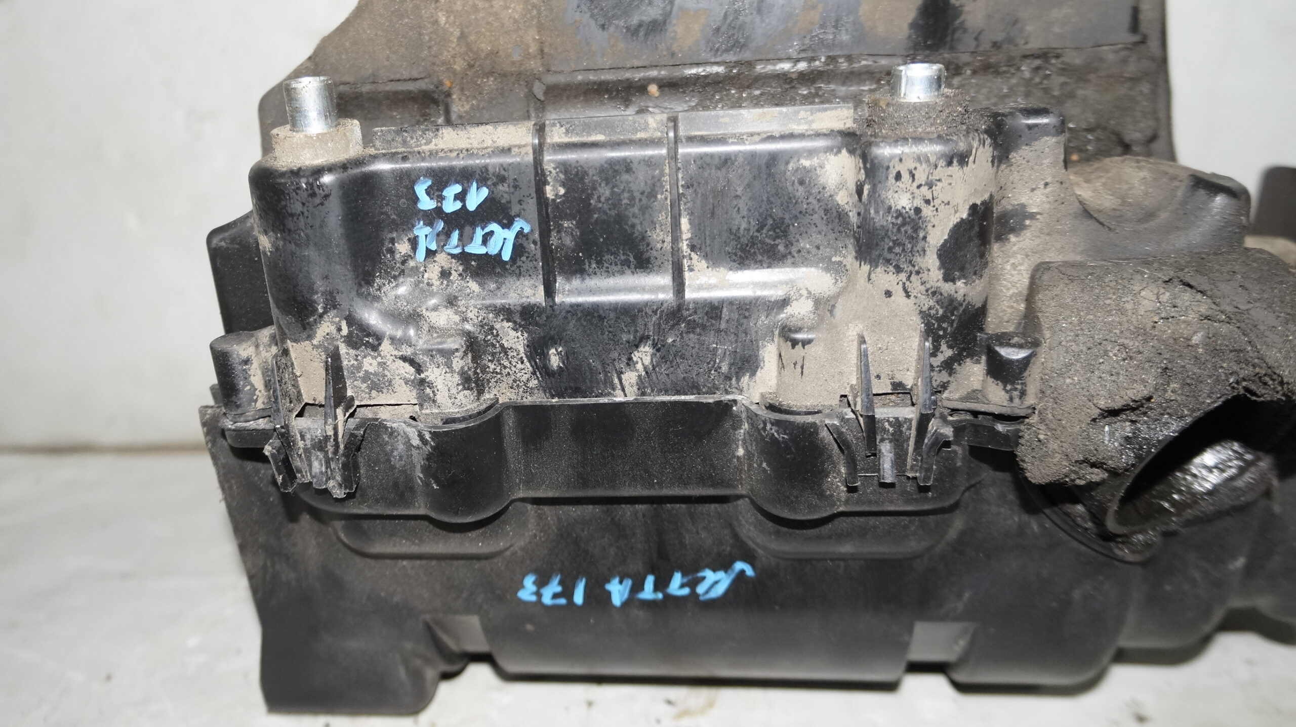 17318305 кожух компрессора двигателя vw jetta 6 (10)